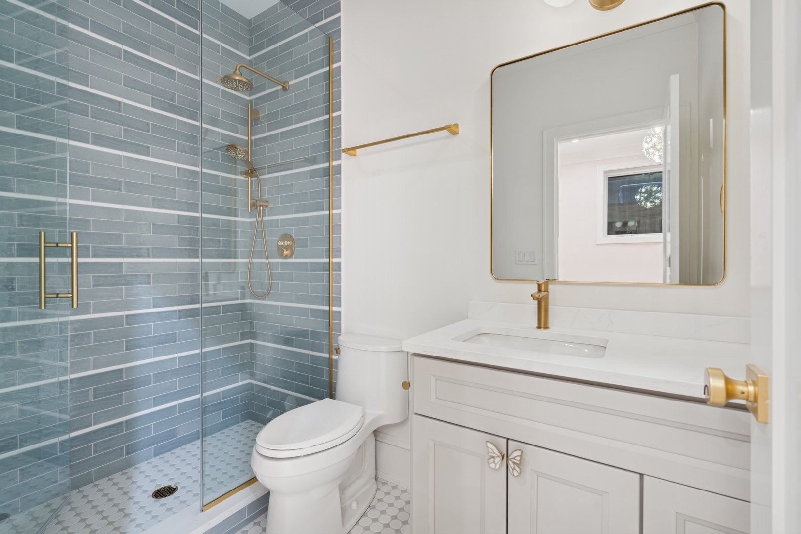 2023 W Augusta Boulevard Unit: 2
