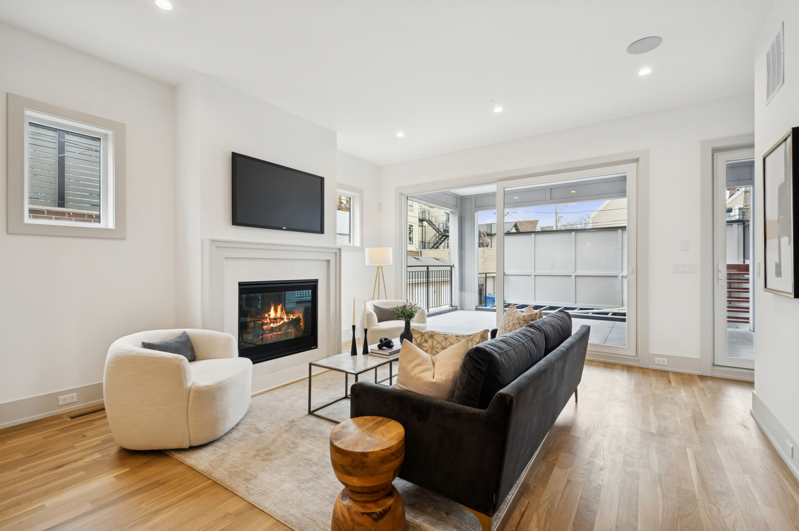 2246 W Lyndale Street Unit: 1