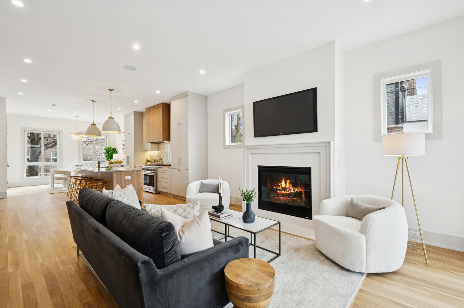 2246 W Lyndale Street Unit: 1