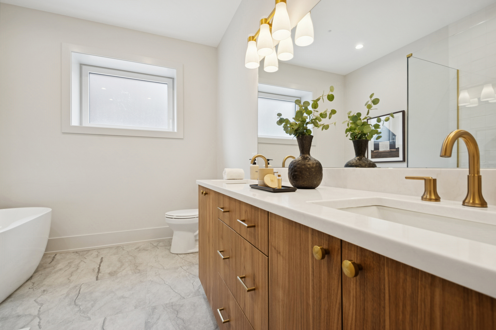 2246 W Lyndale Street Unit: 1