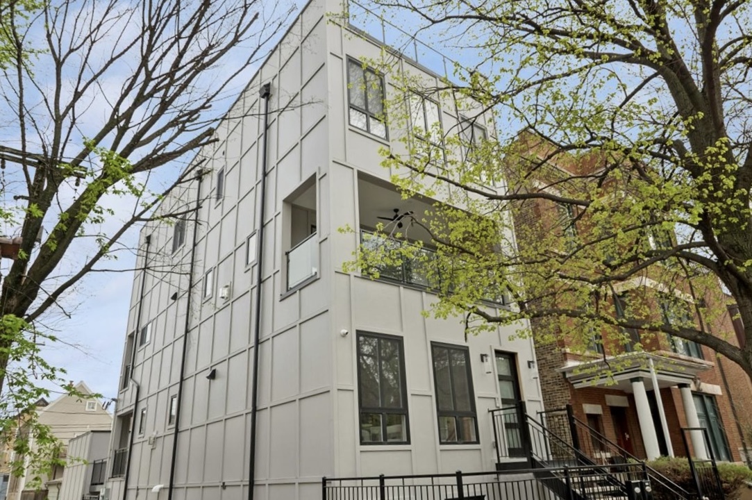 2246 W Lyndale Street Unit: 1