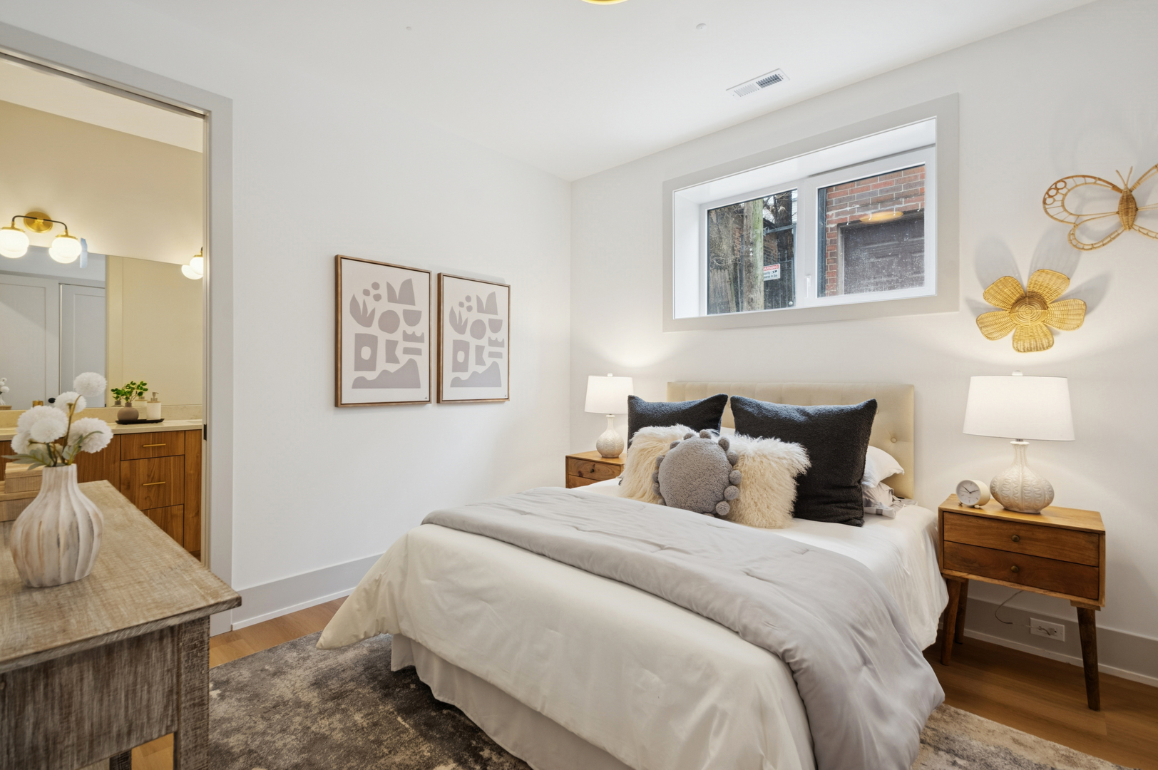 2246 W Lyndale Street Unit: 1