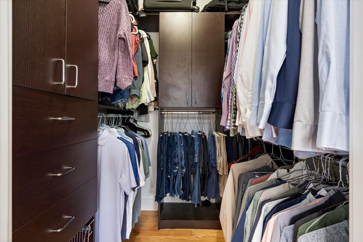 821 W Roscoe Street Unit: 3