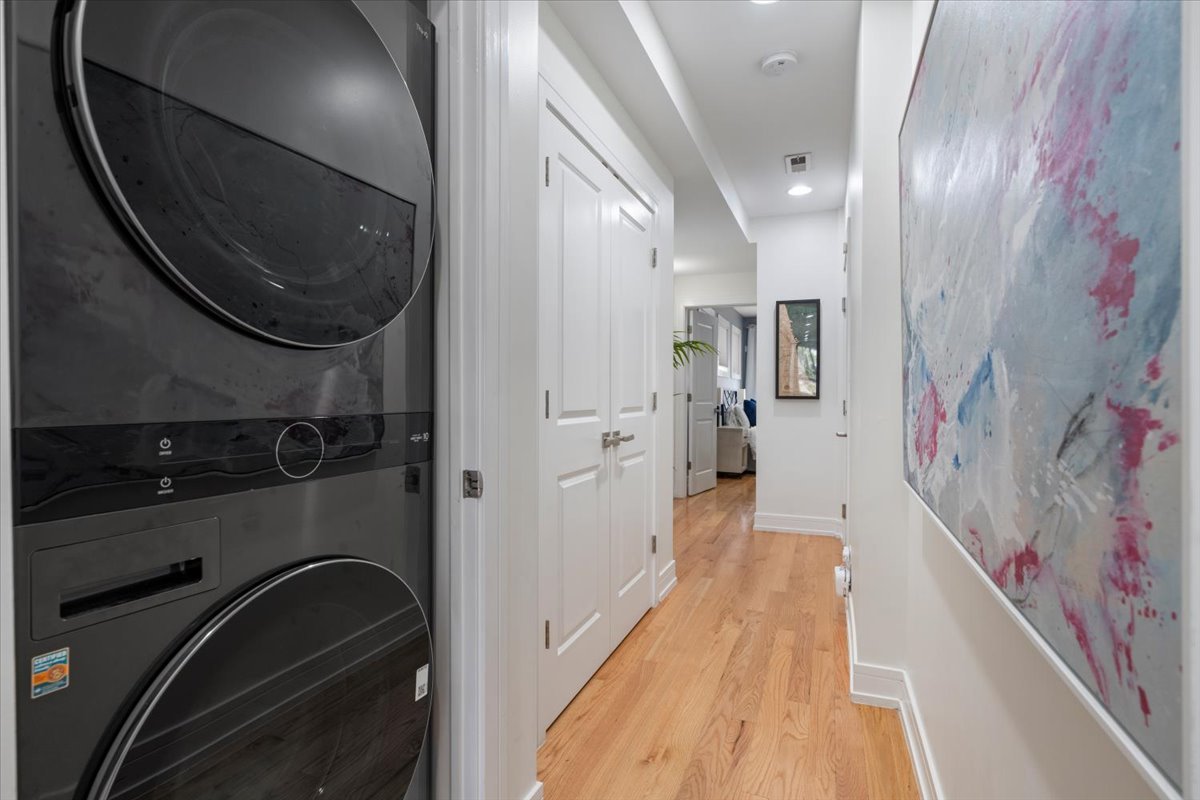 821 W Roscoe Street Unit: 3