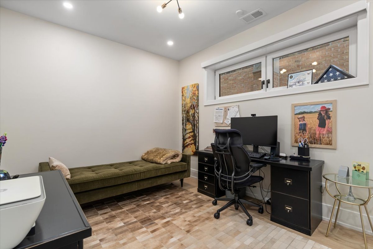 2023 W Augusta Boulevard Unit: 1W