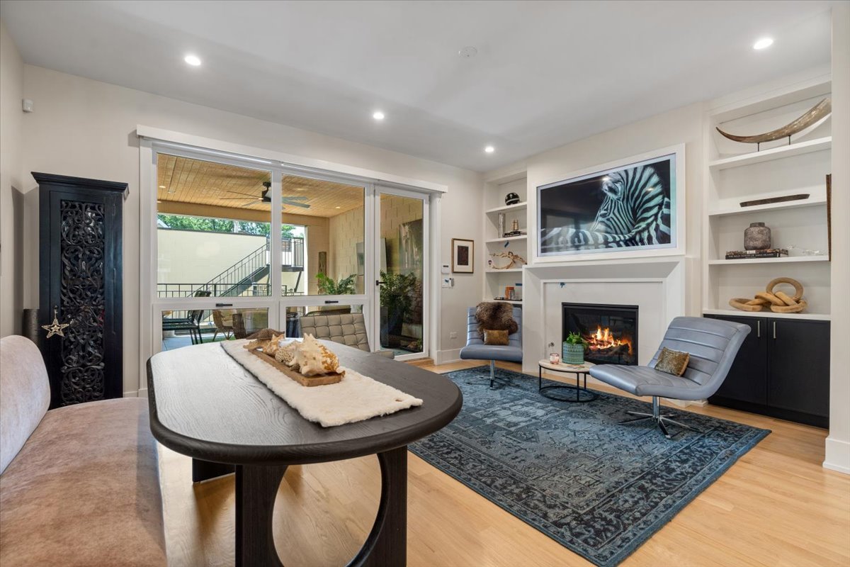 2023 W Augusta Boulevard Unit: 1W