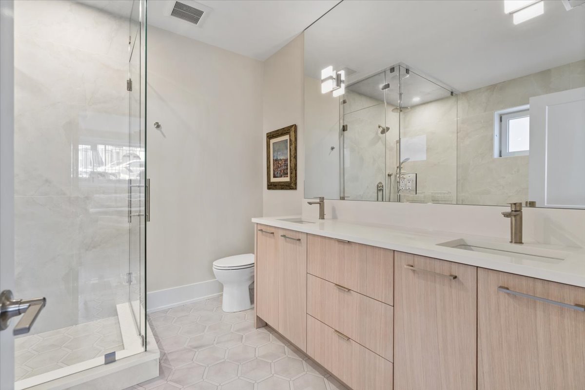 2023 W Augusta Boulevard Unit: 1W