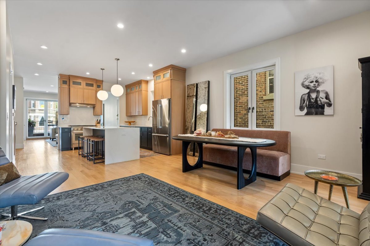 2023 W Augusta Boulevard Unit: 1W
