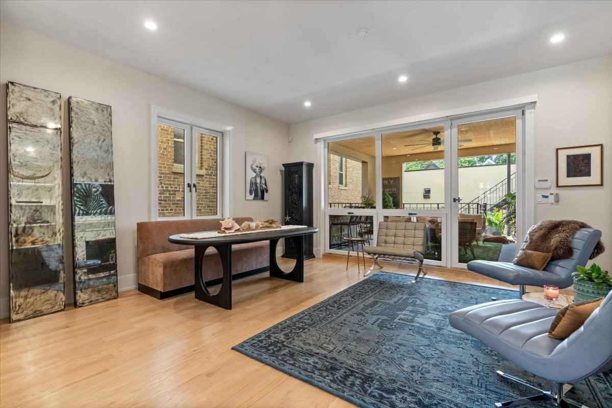 2023 W Augusta Boulevard Unit: 1W