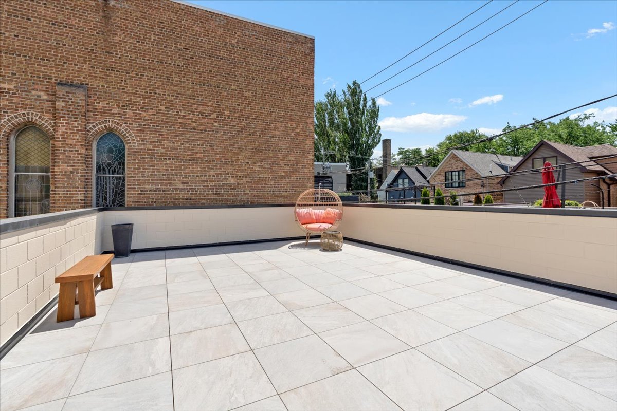 2023 W Augusta Boulevard Unit: 1W