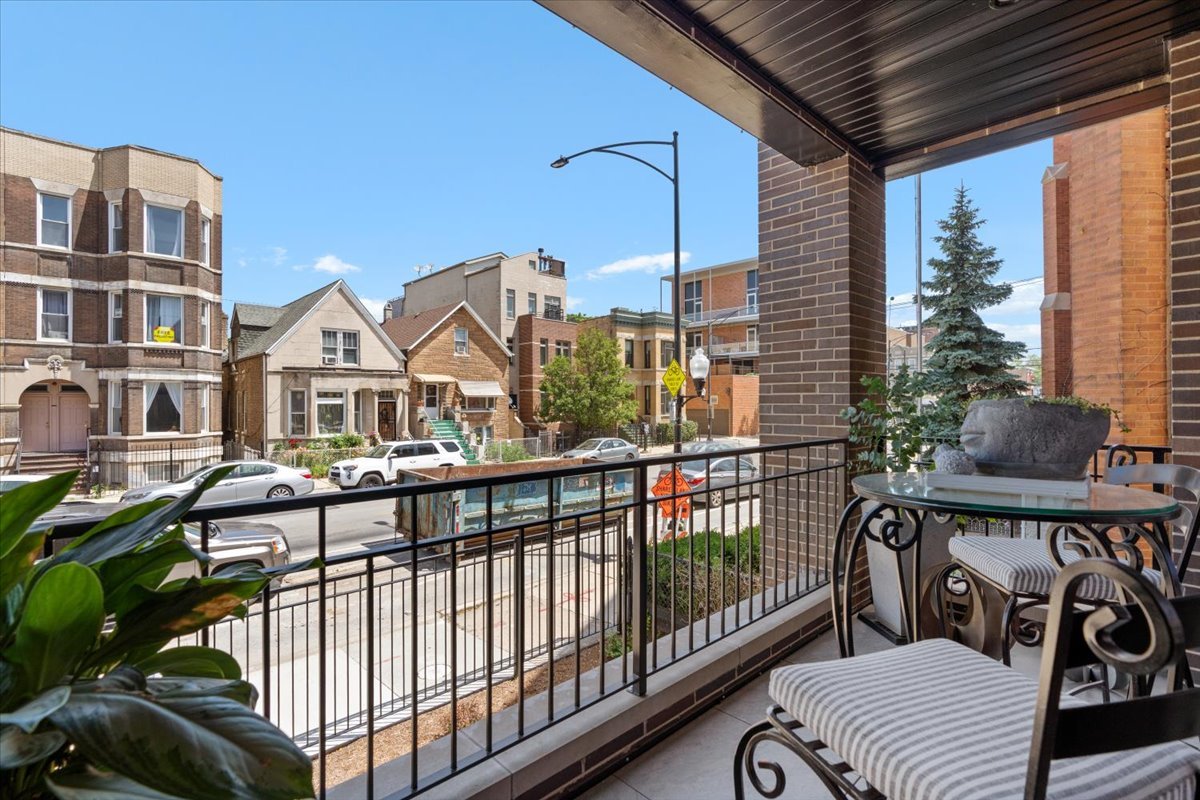 2023 W Augusta Boulevard Unit: 1W