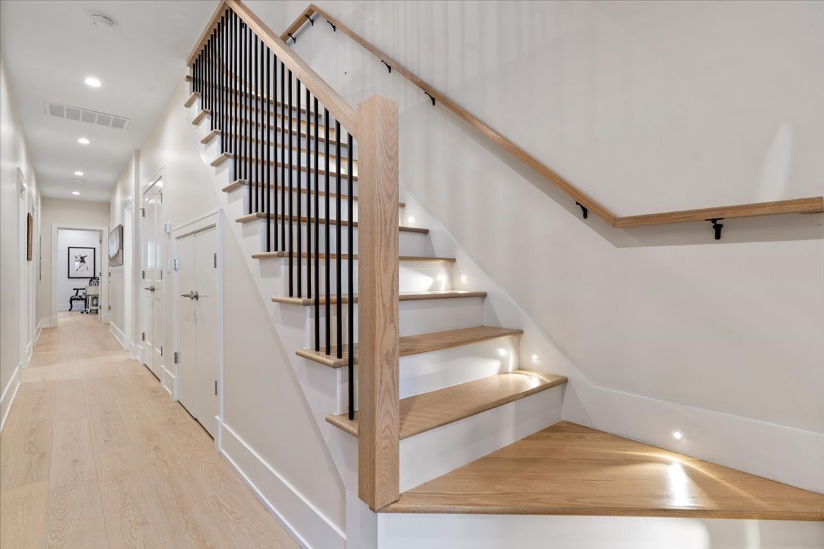 2023 W Augusta Boulevard Unit: 1W