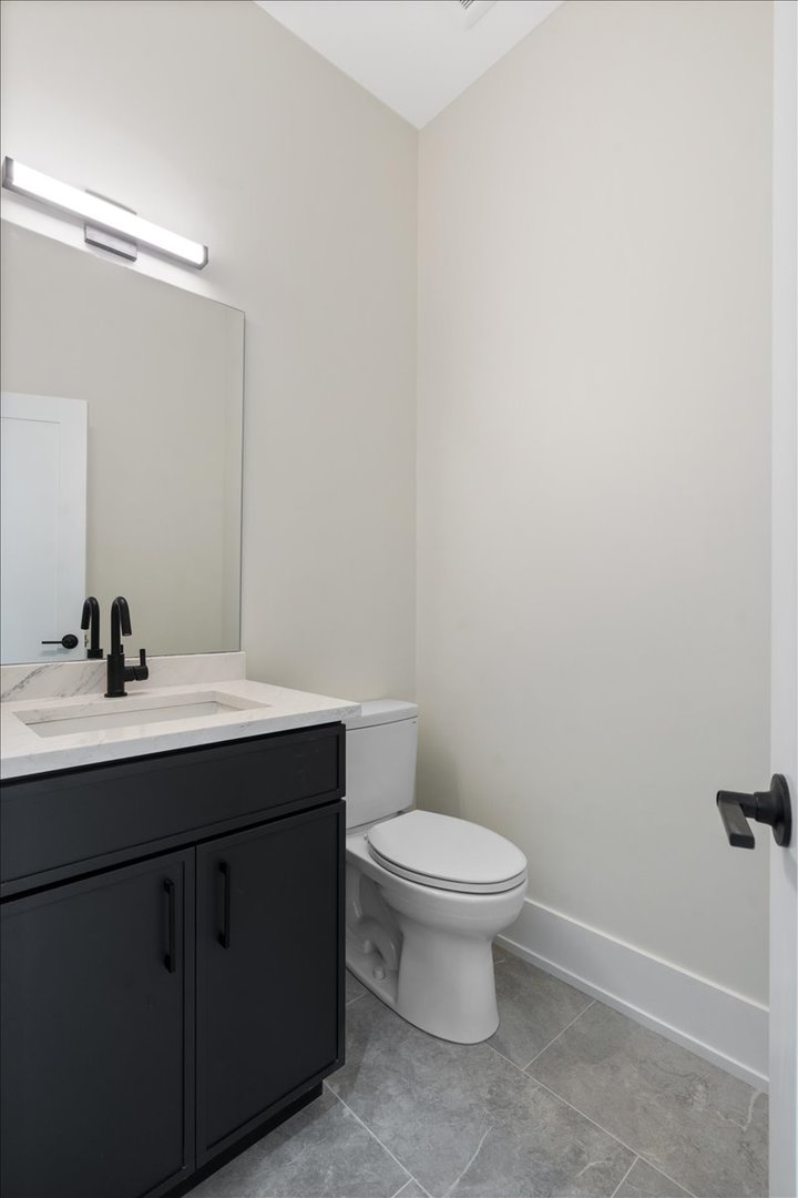 2023 W Augusta Boulevard Unit: 3E