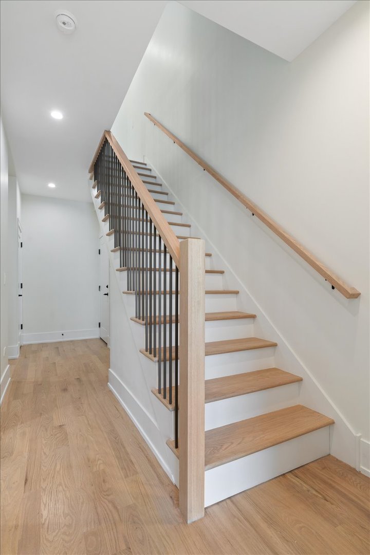 2023 W Augusta Boulevard Unit: 3E