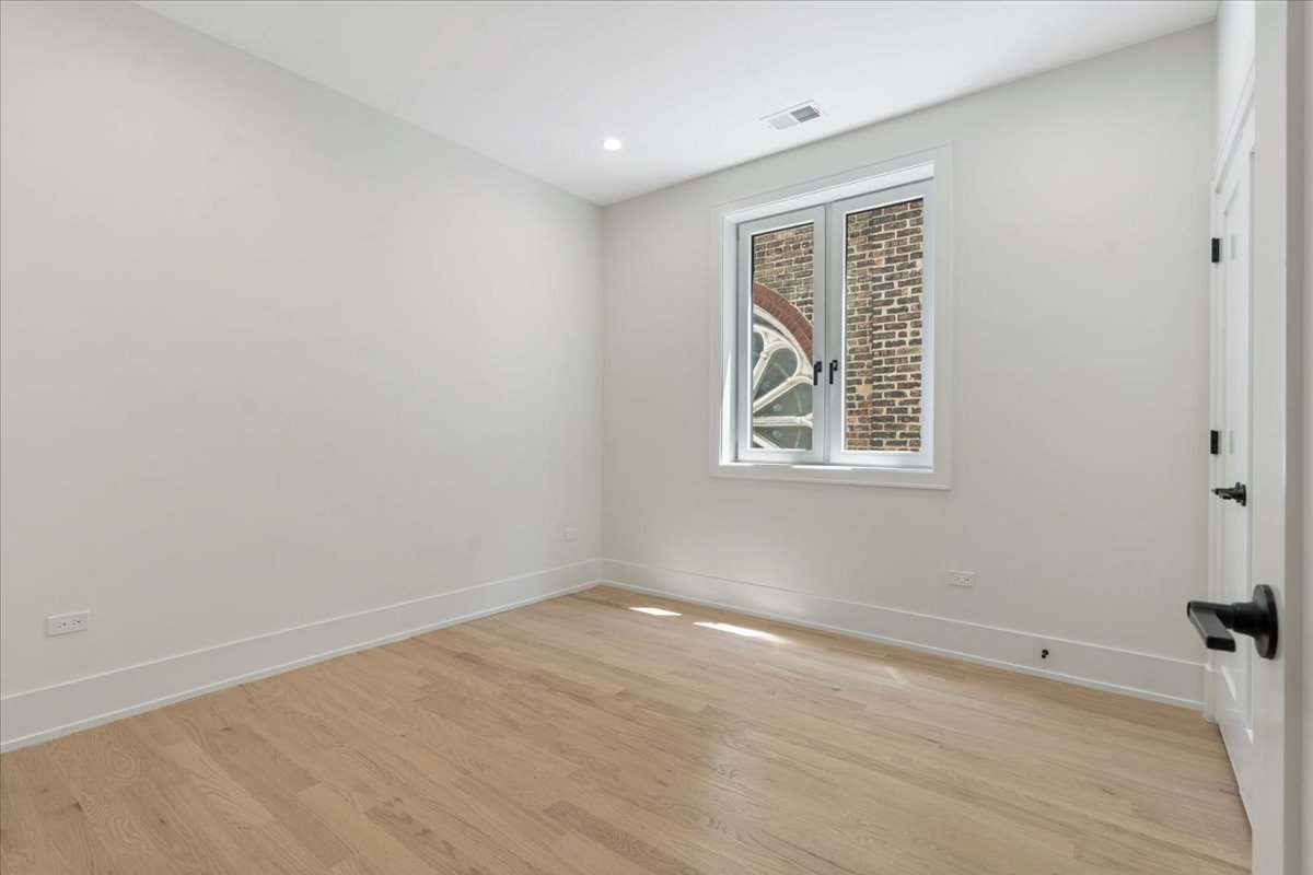 2023 W Augusta Boulevard Unit: 3E