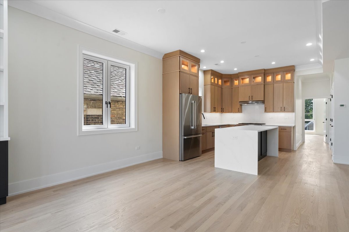 2023 W Augusta Boulevard Unit: 3E