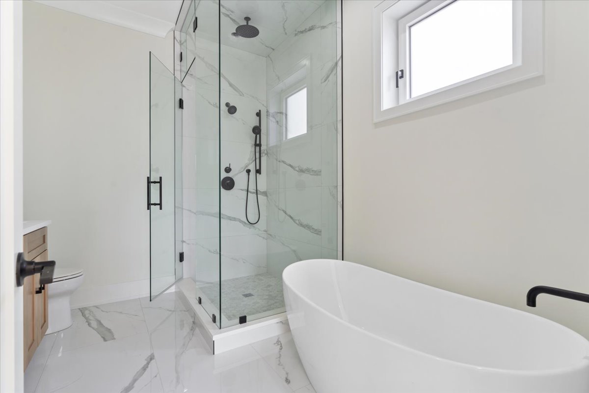 2023 W Augusta Boulevard Unit: 3E