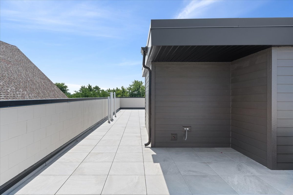 2023 W Augusta Boulevard Unit: 3E