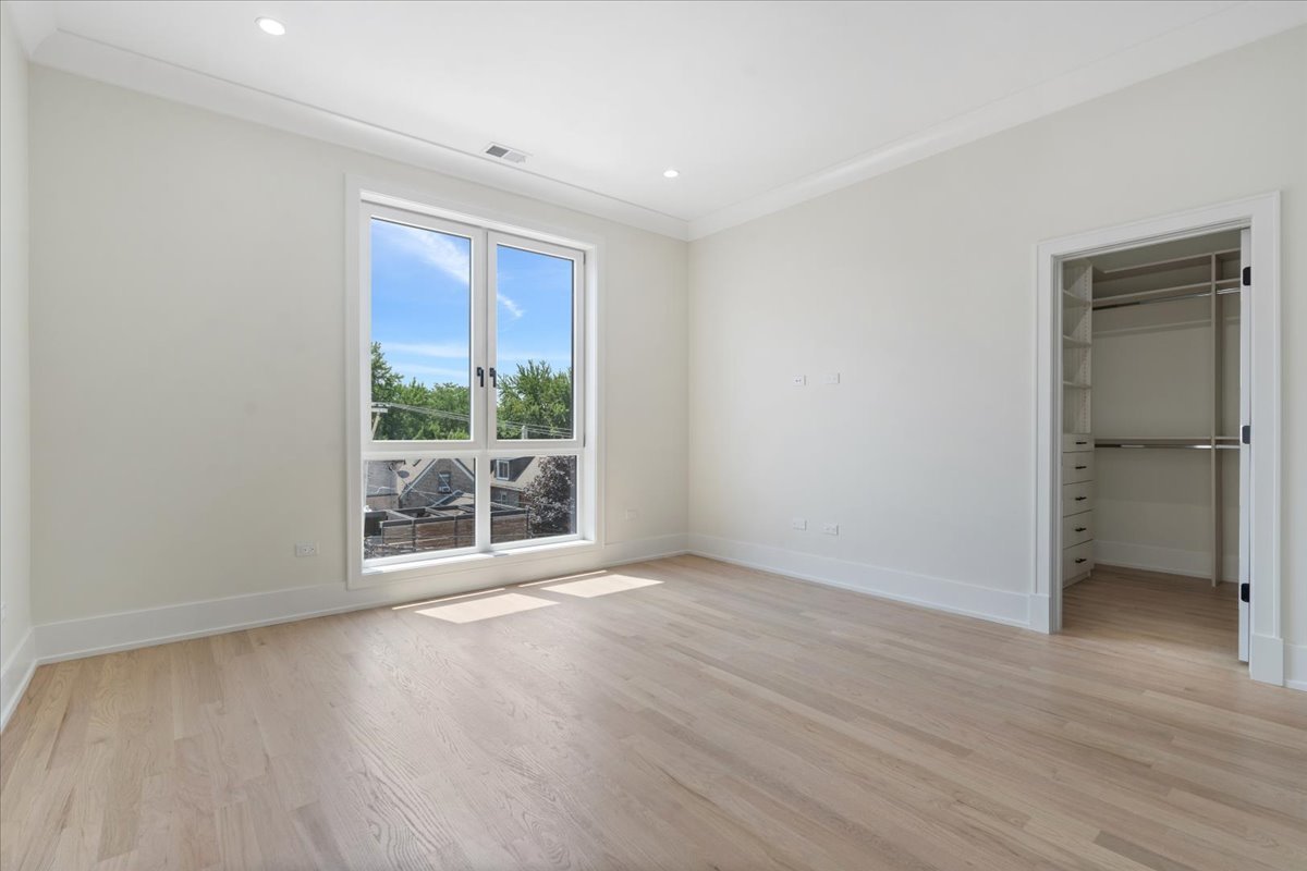 2023 W Augusta Boulevard Unit: 3E