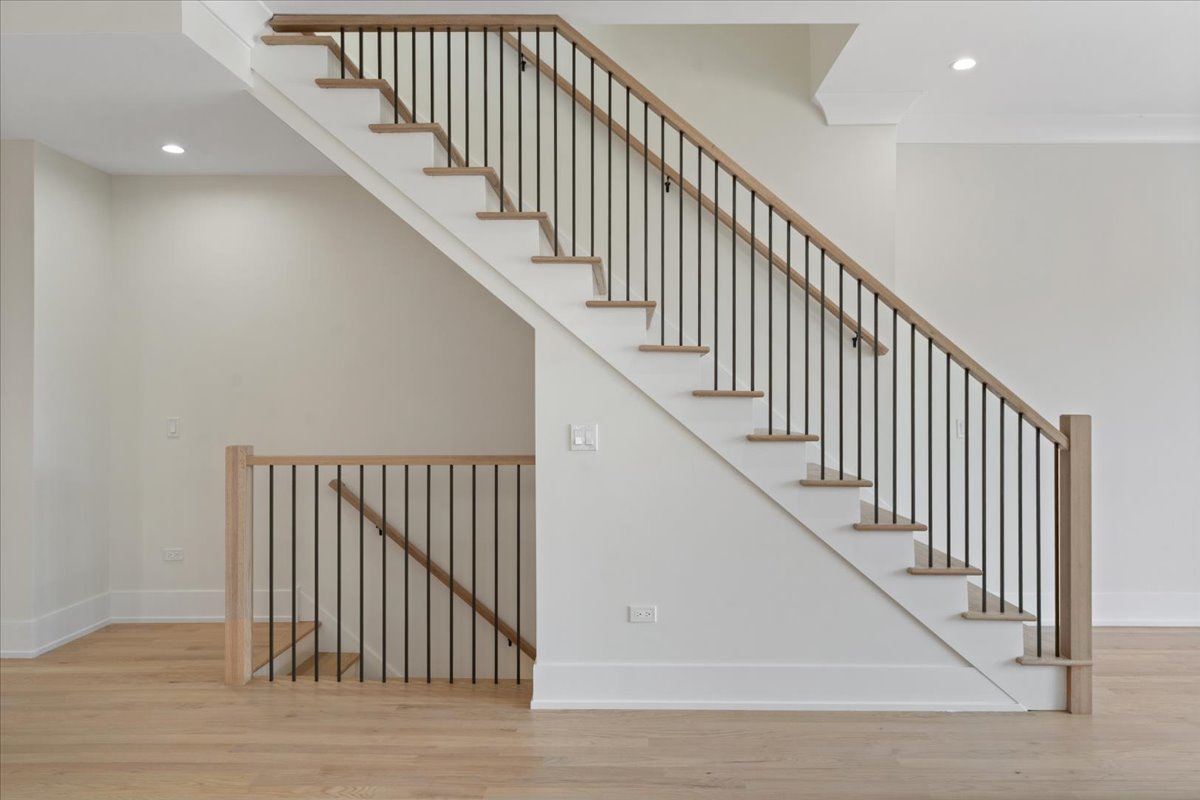 2023 W Augusta Boulevard Unit: 3E
