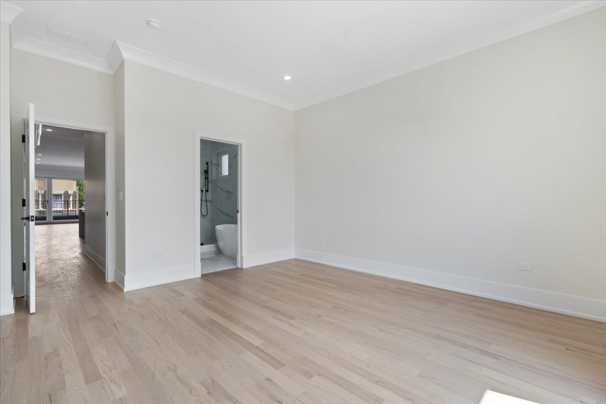 2023 W Augusta Boulevard Unit: 3E