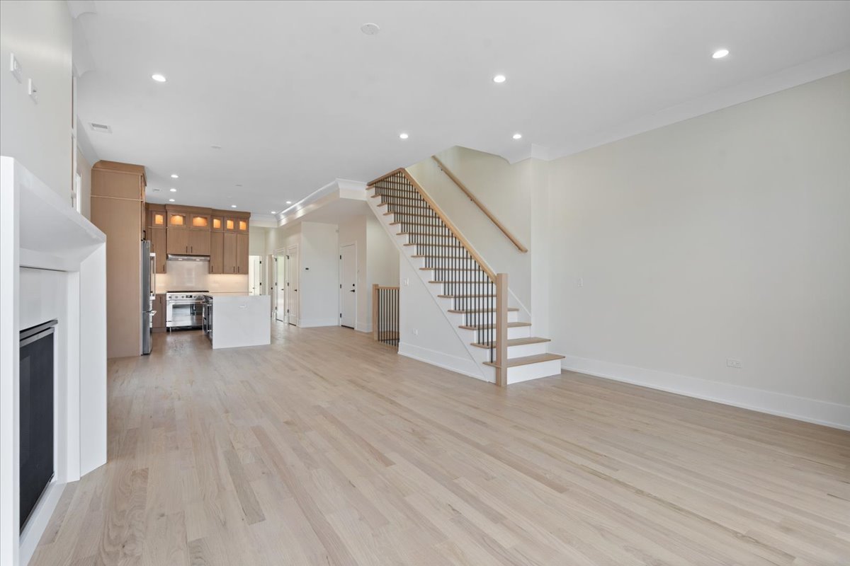 2023 W Augusta Boulevard Unit: 3E