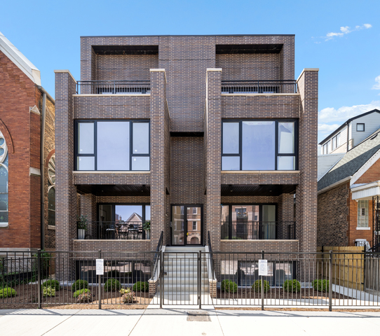 2023 W Augusta Boulevard Unit: 3W