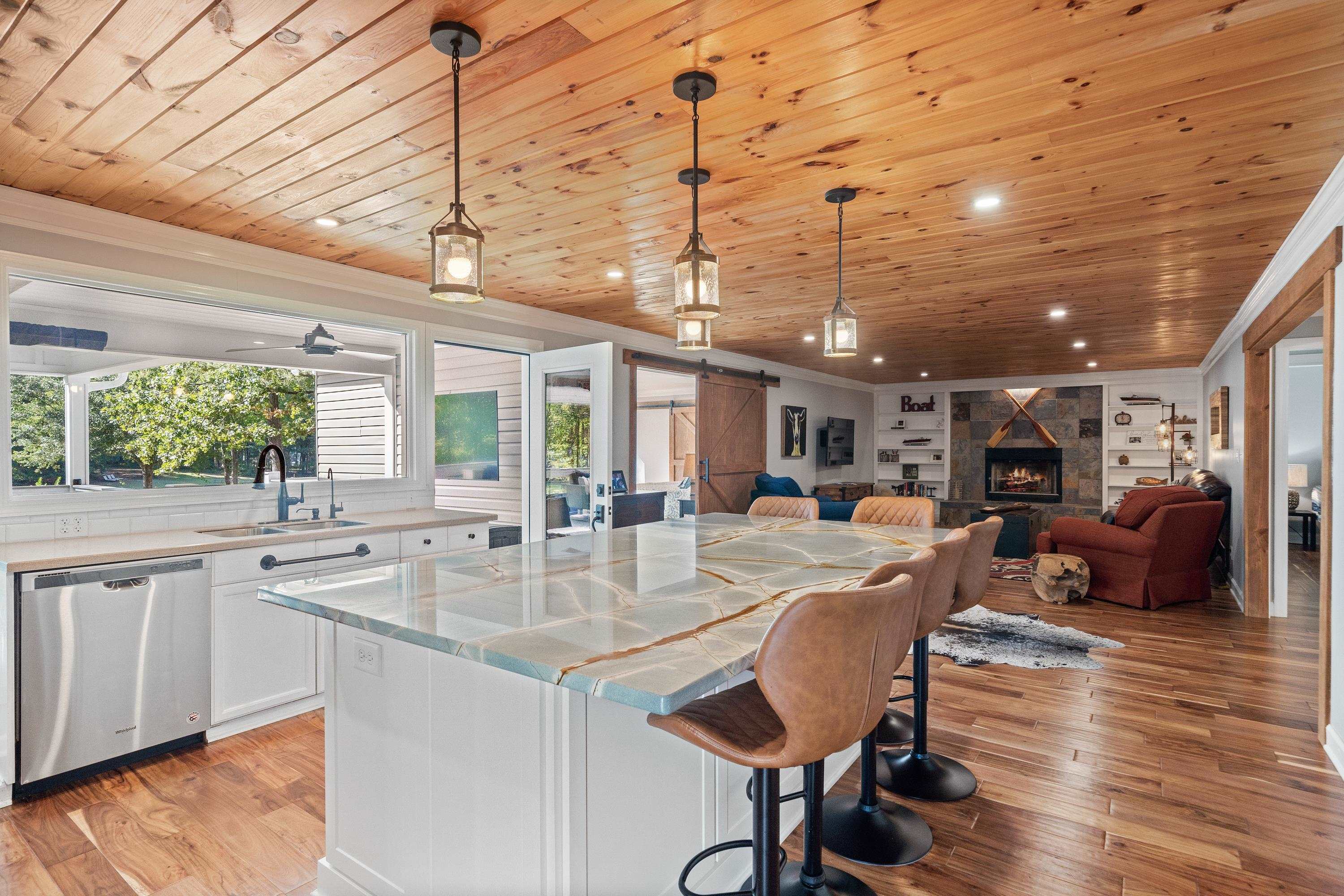 105 SUGAR CREEK TRAIL