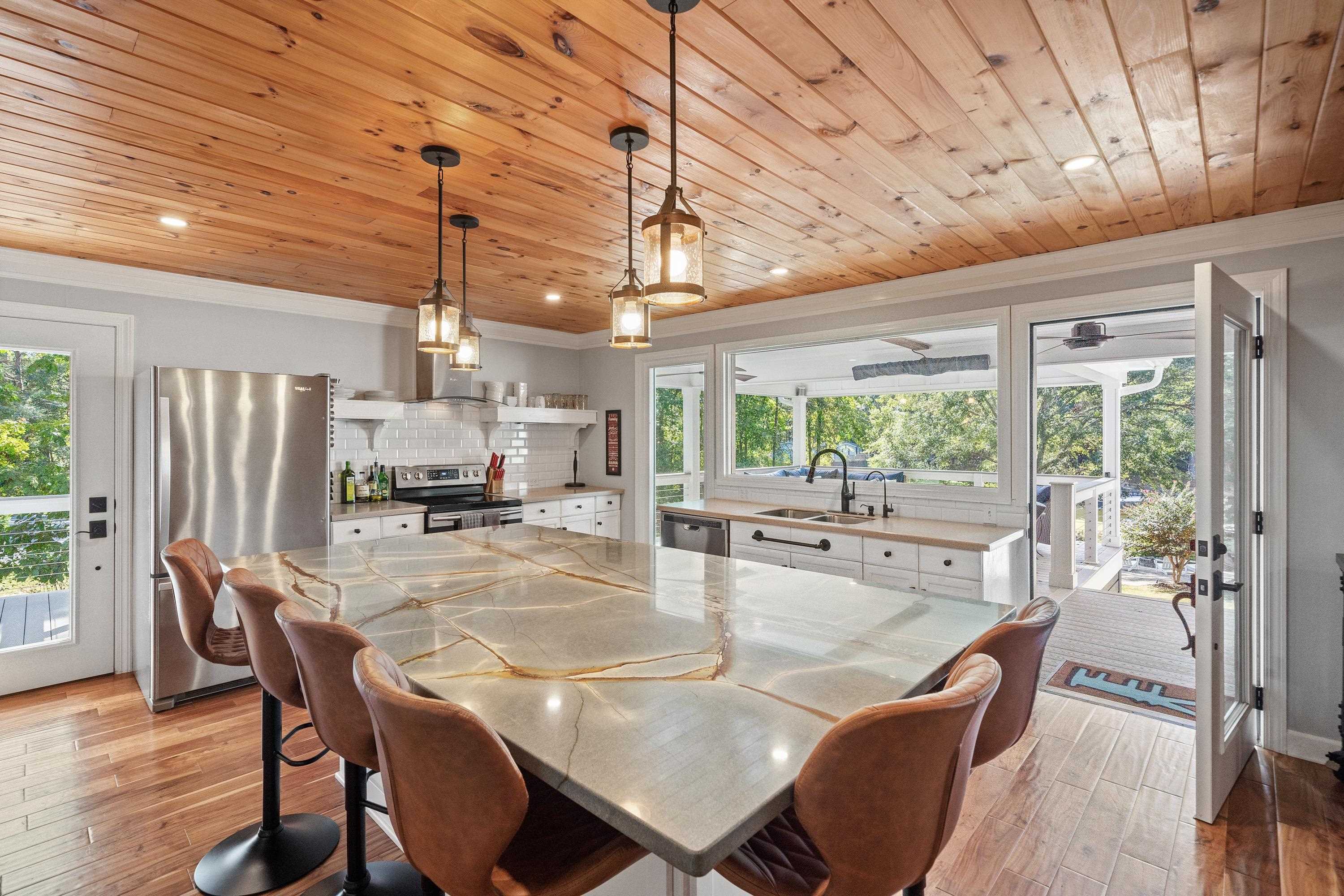 105 SUGAR CREEK TRAIL