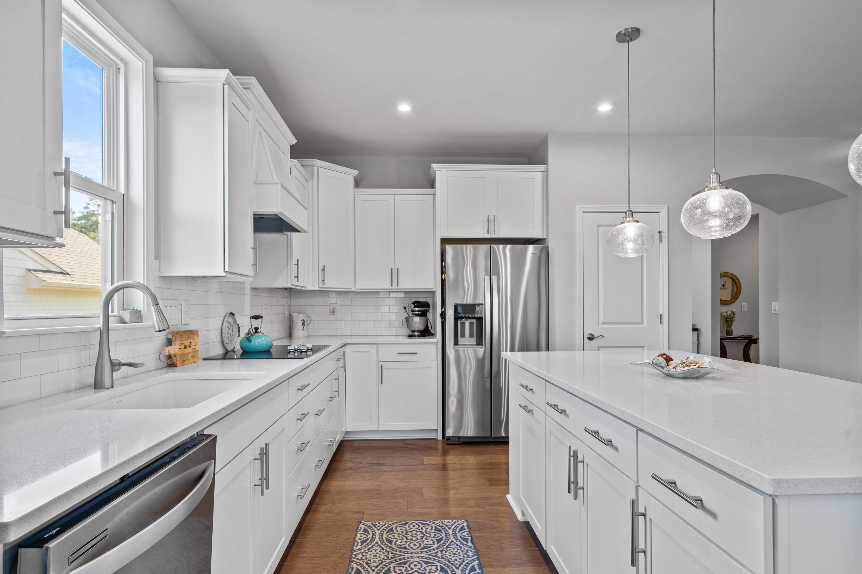 1050 LONE OAK ROAD