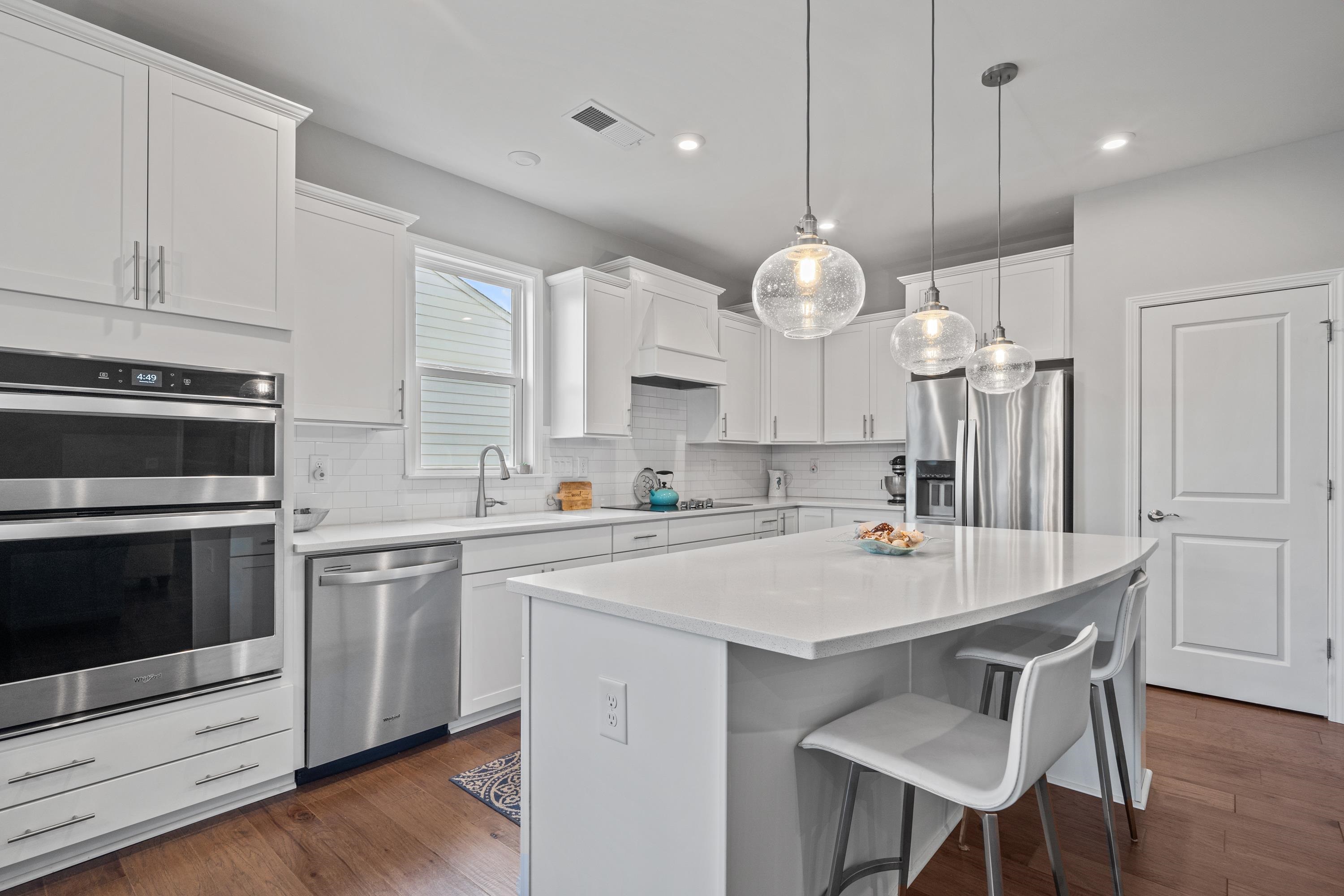 1050 LONE OAK ROAD