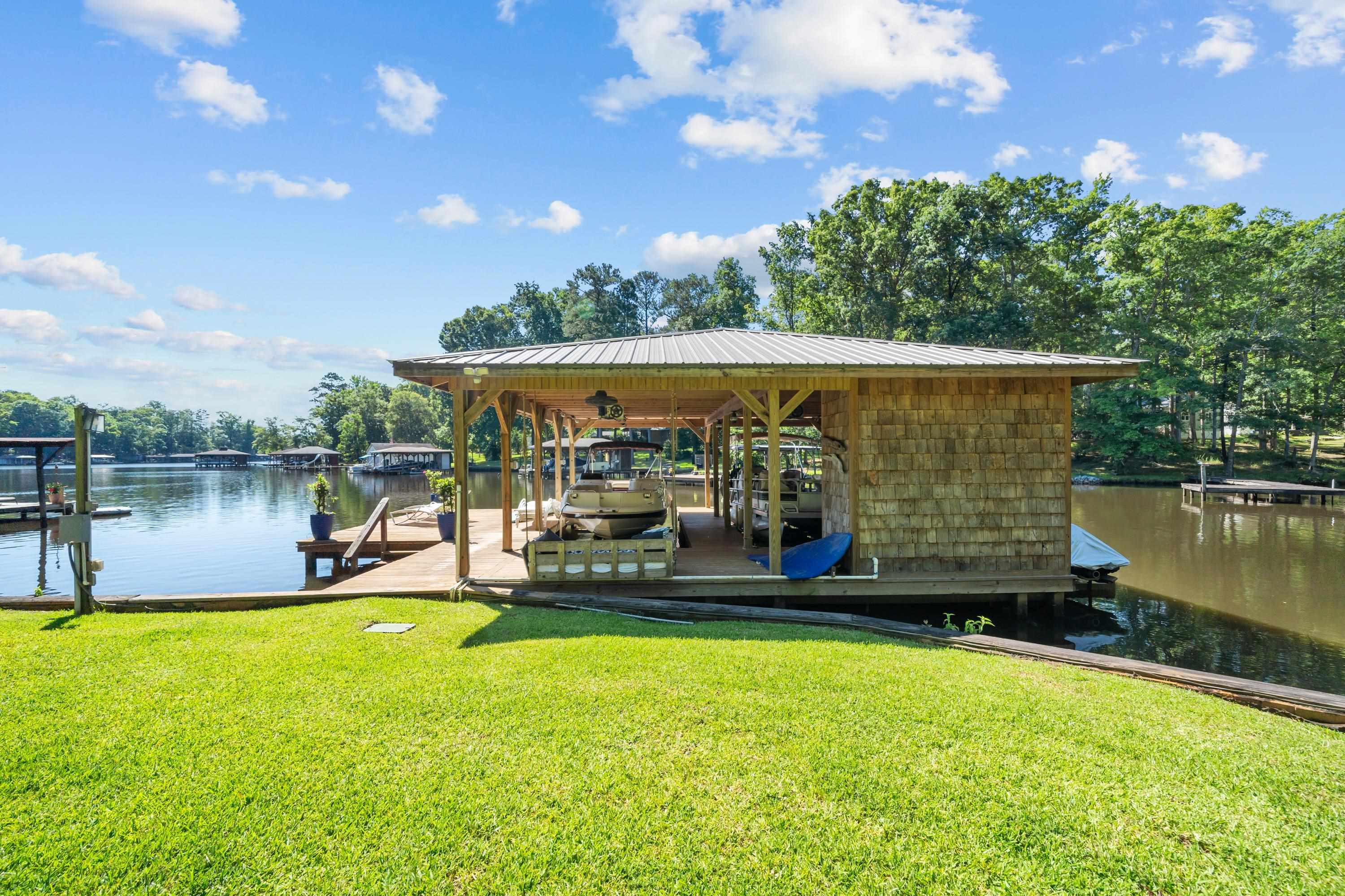 194 BENTLEY CIRCLE