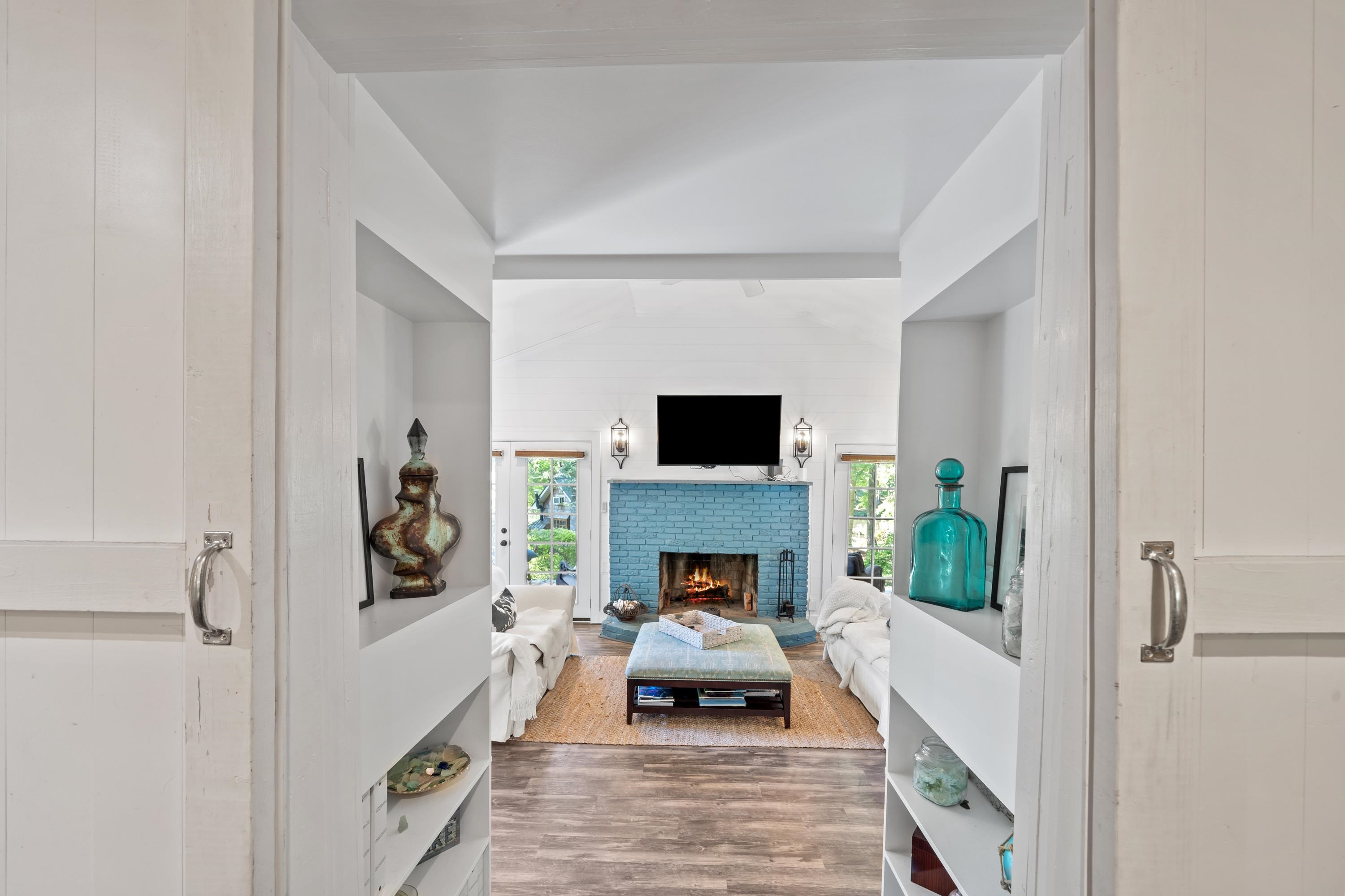 194 BENTLEY CIRCLE