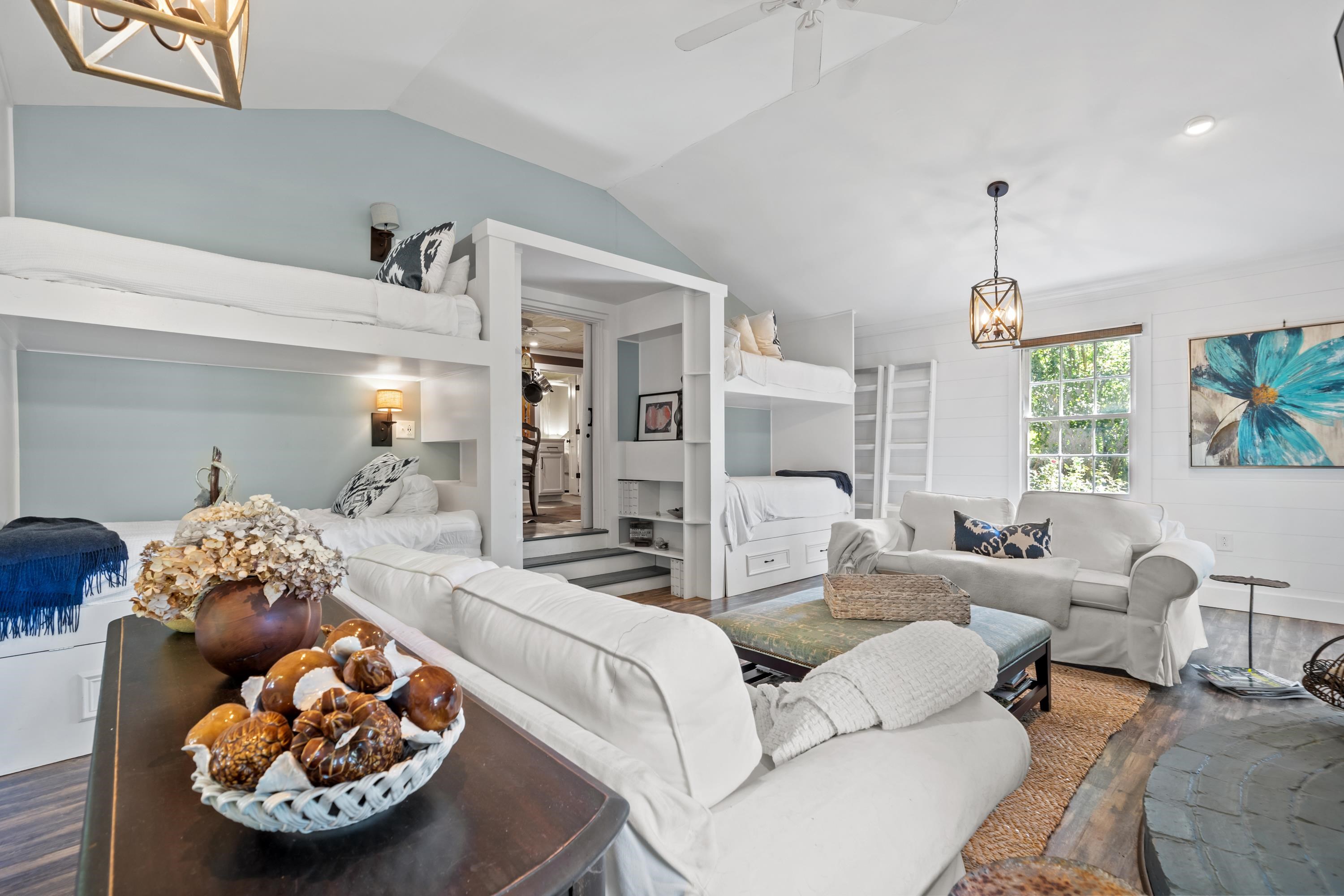 194 BENTLEY CIRCLE