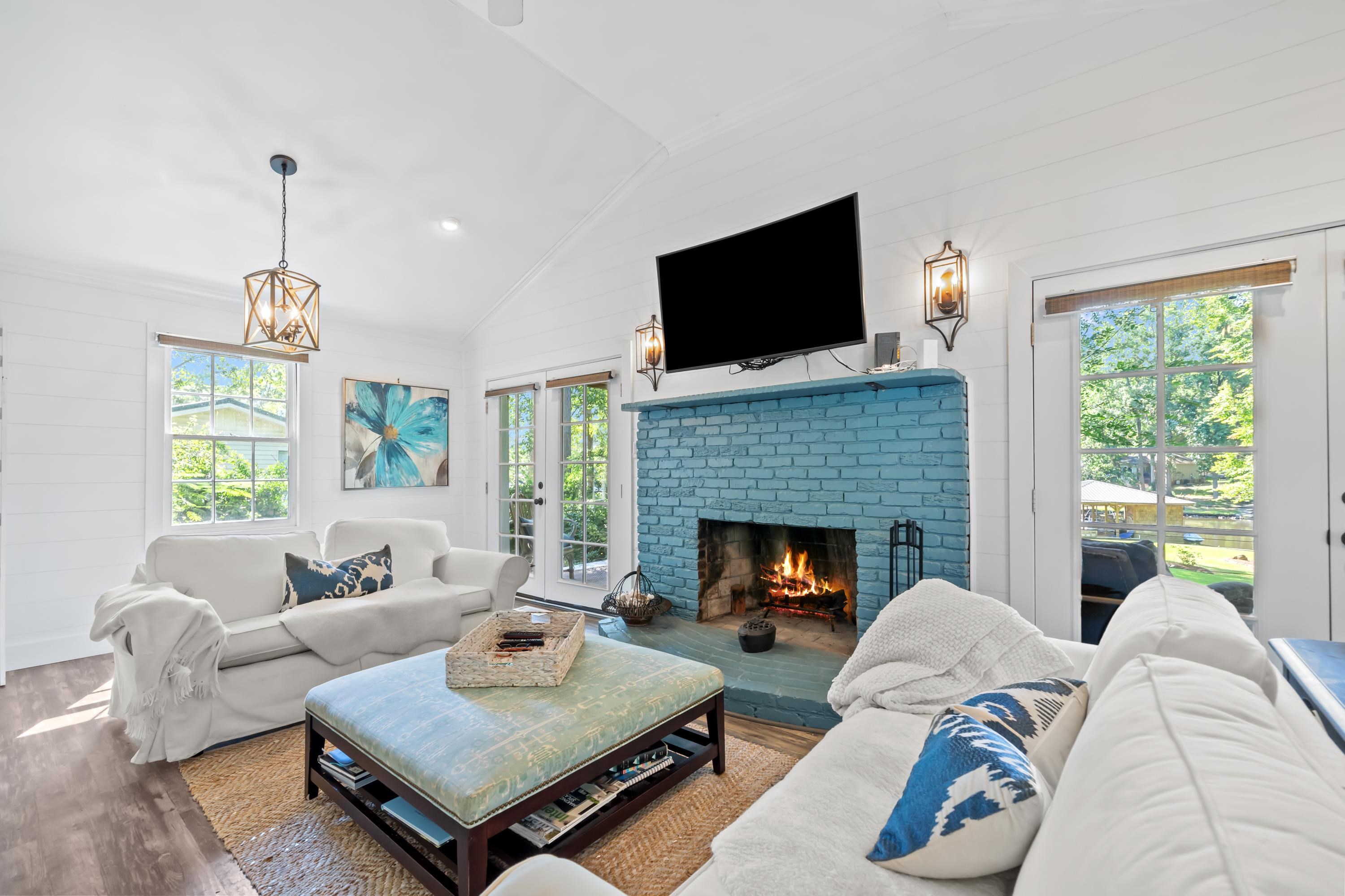 194 BENTLEY CIRCLE
