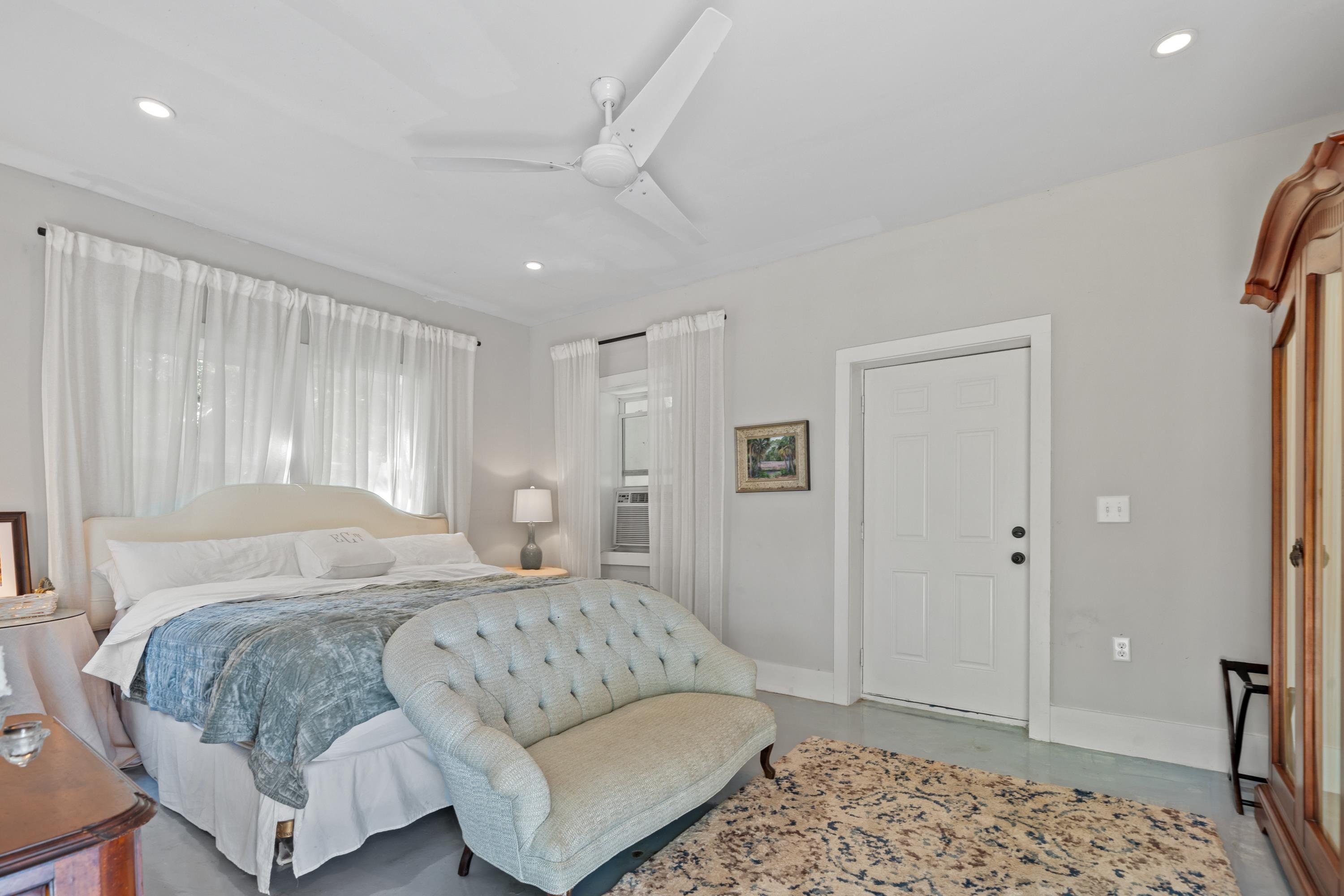 194 BENTLEY CIRCLE