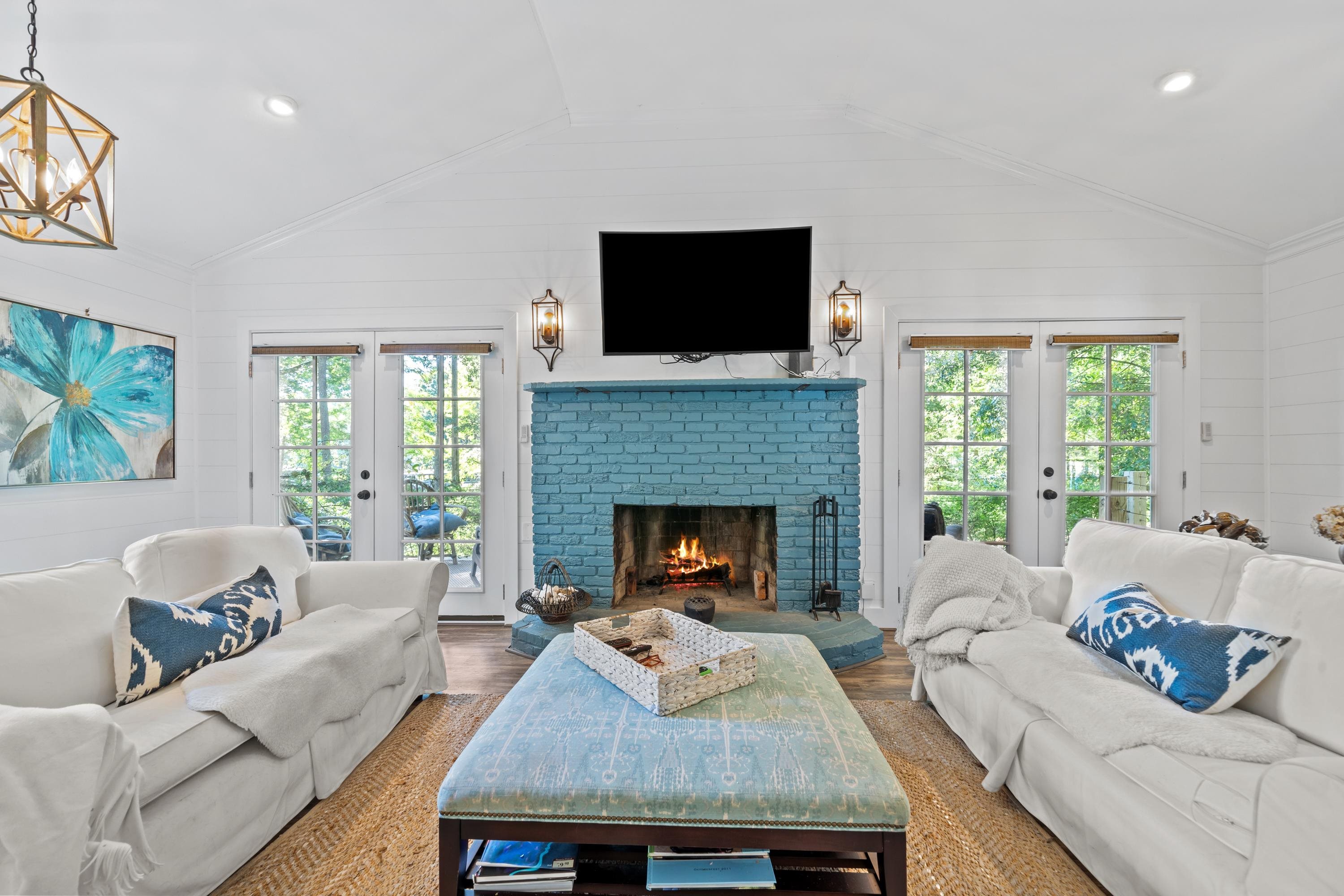 194 BENTLEY CIRCLE