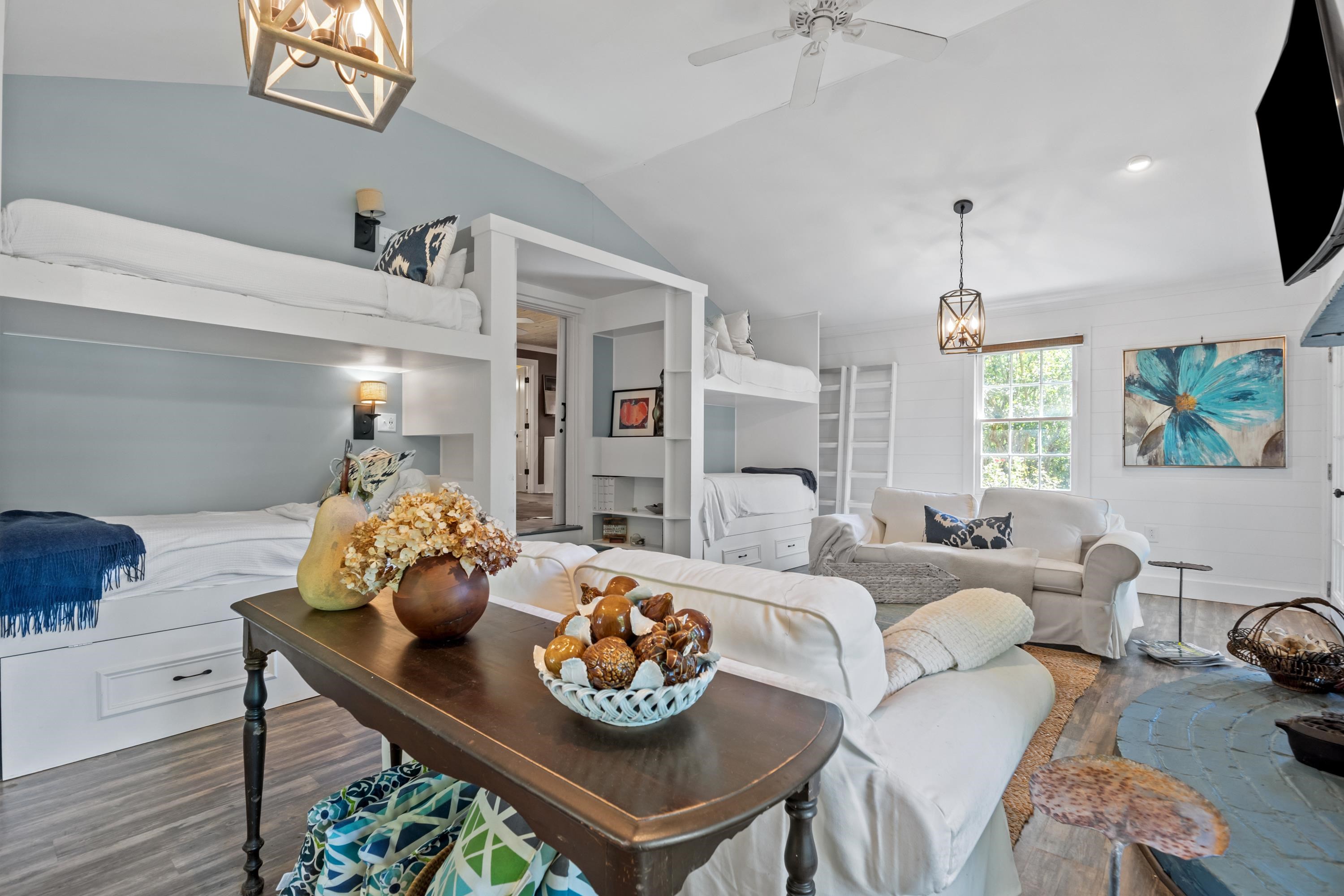 194 BENTLEY CIRCLE