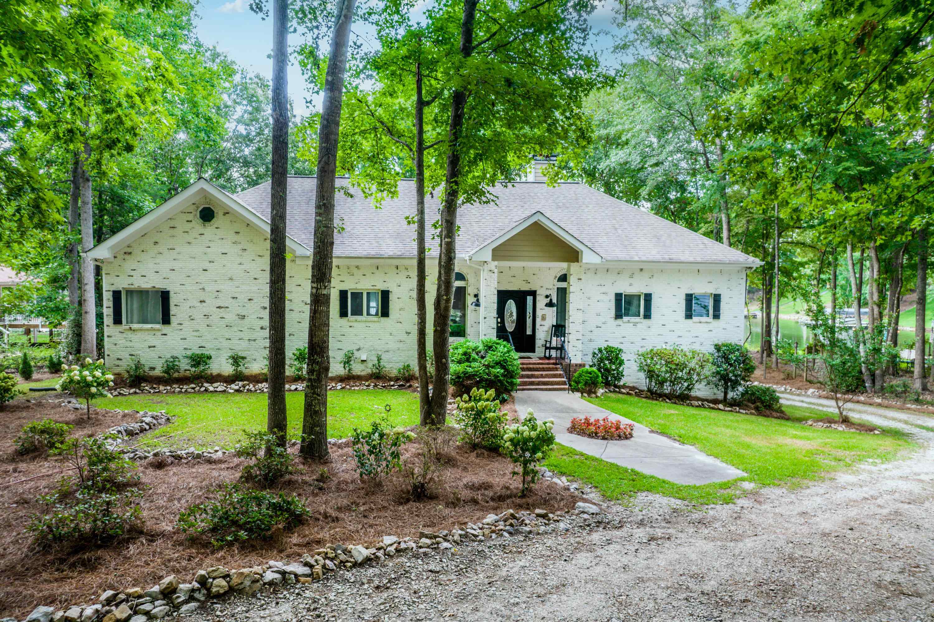 243 LONG SHOALS AVENUE