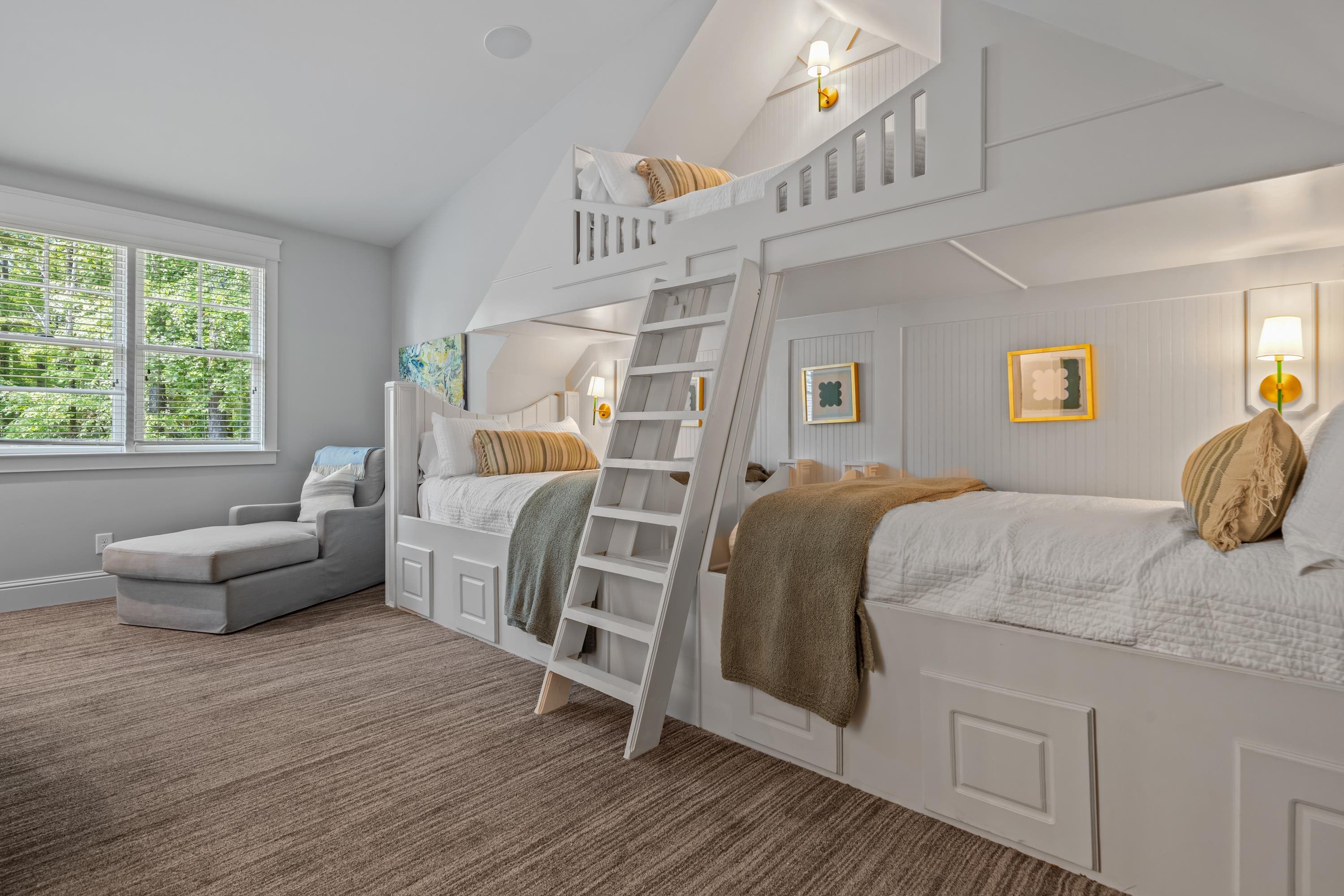 2041 FLEMINGS KNOLL