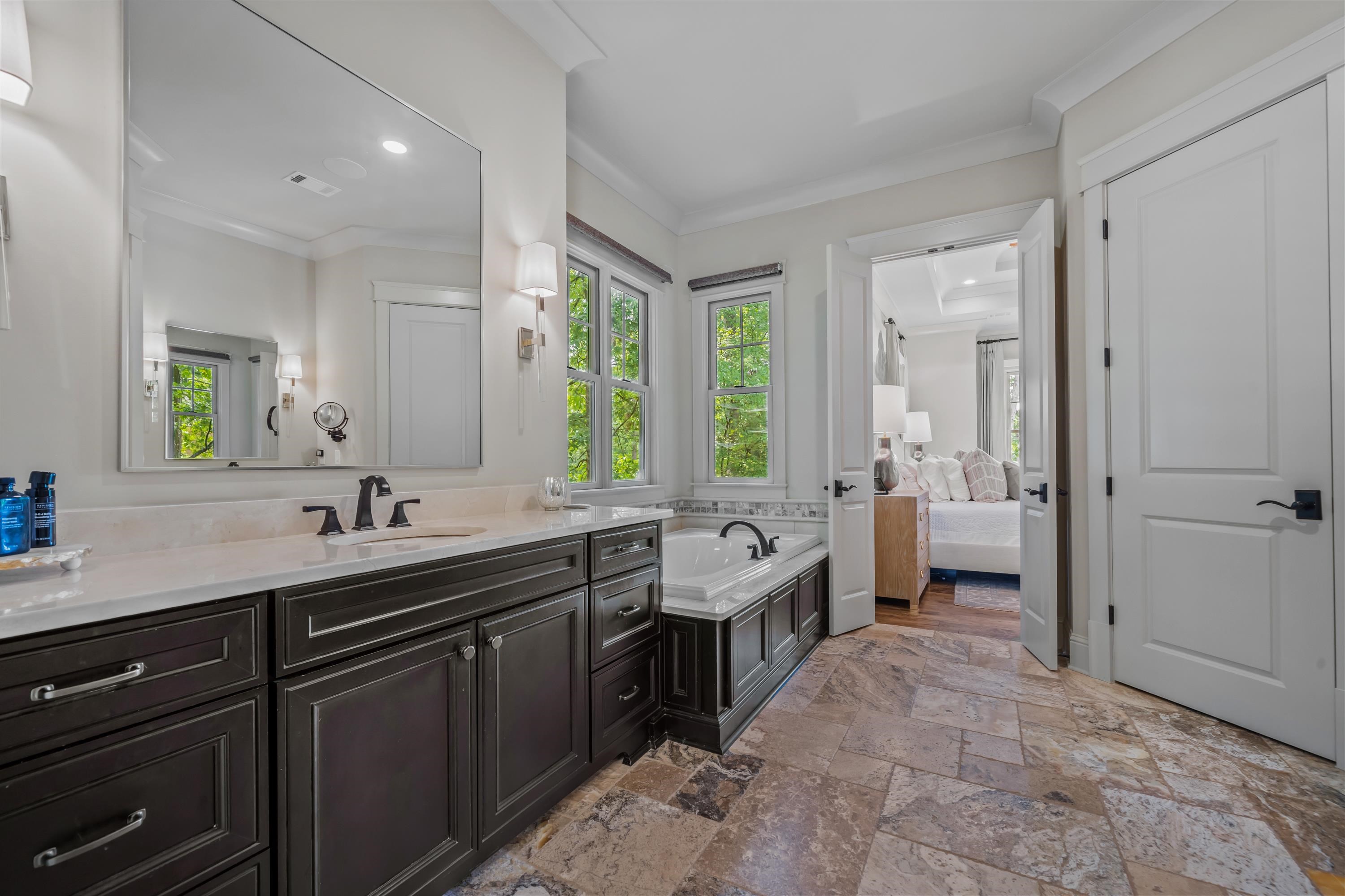 2041 FLEMINGS KNOLL