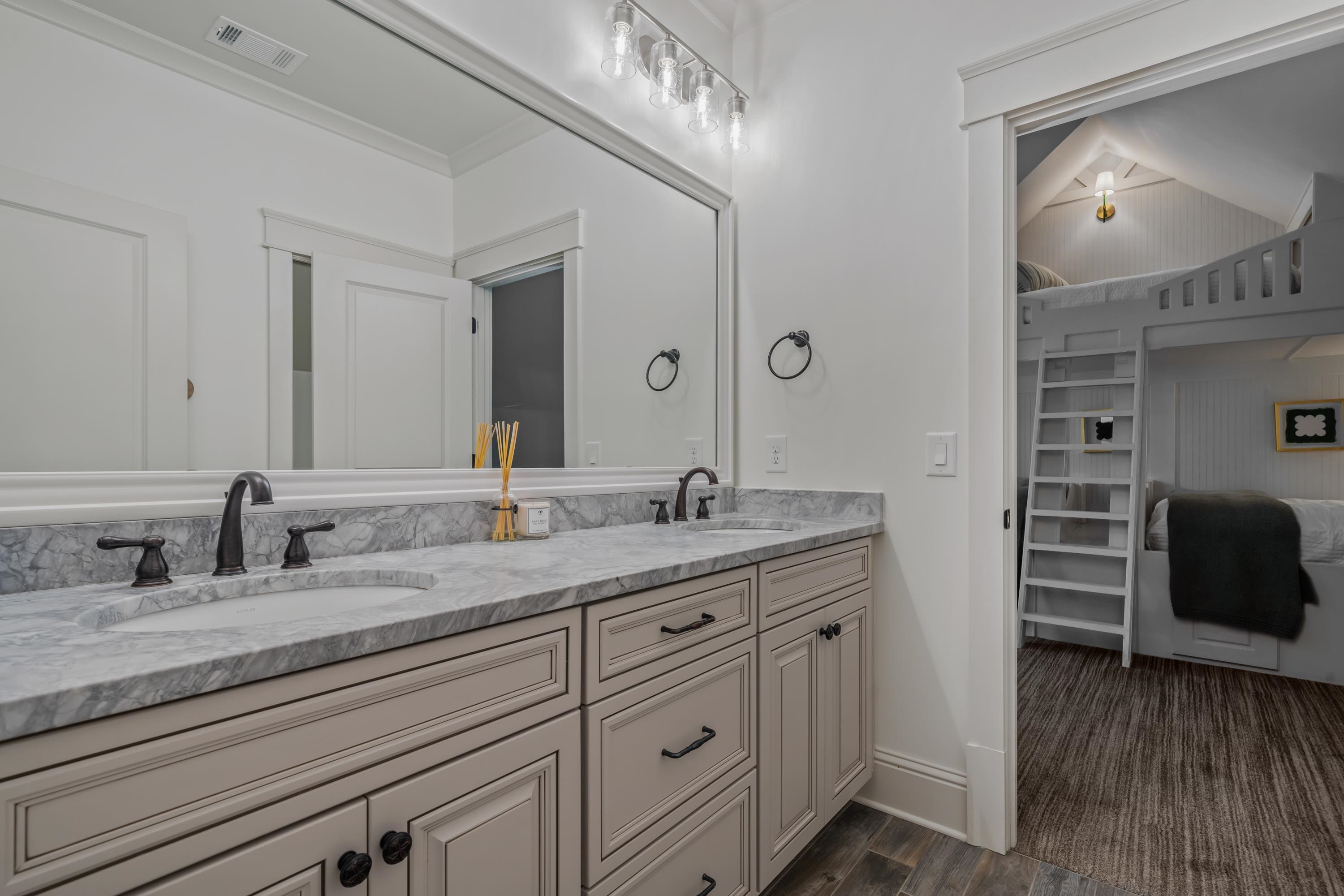 2041 FLEMINGS KNOLL