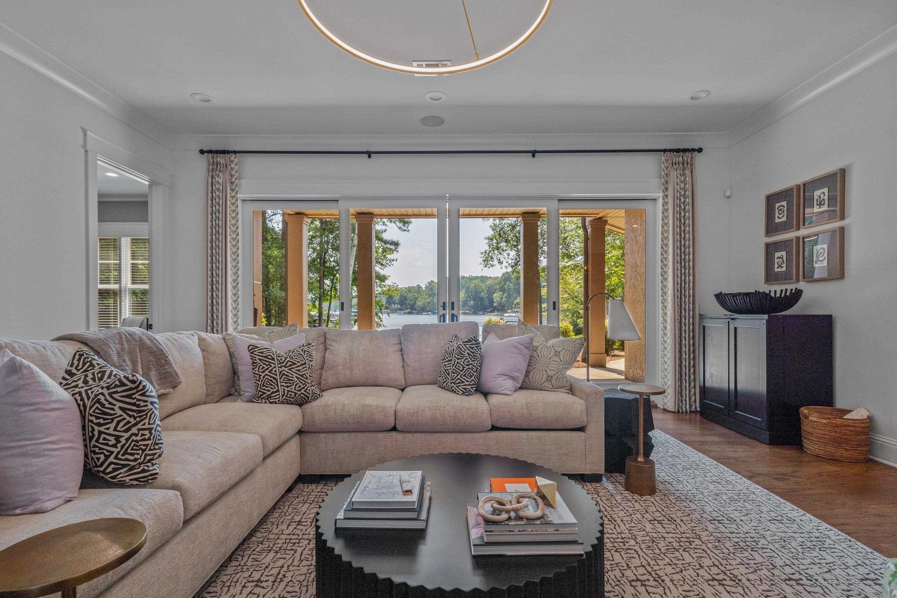 2041 FLEMINGS KNOLL
