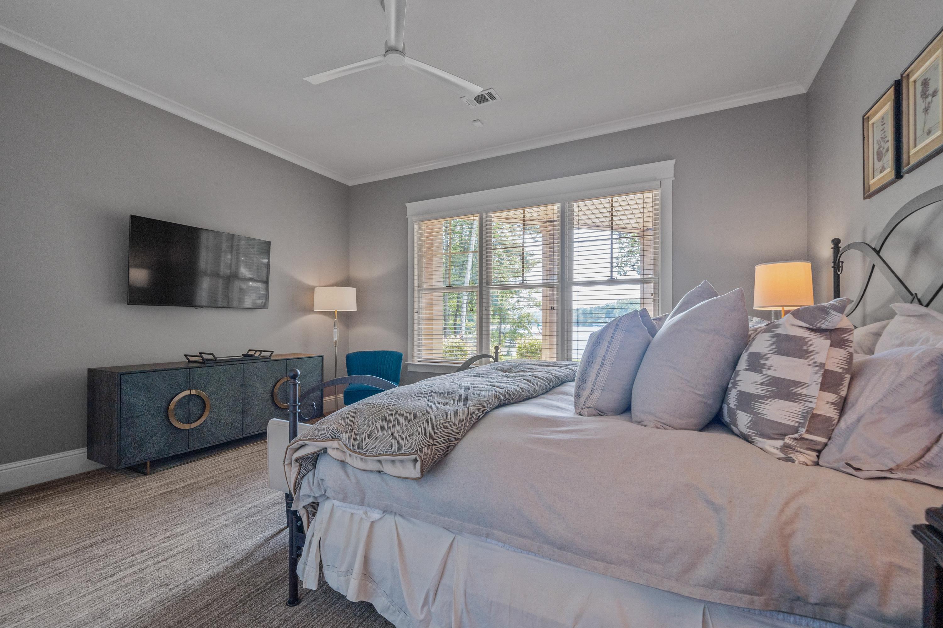 2041 FLEMINGS KNOLL