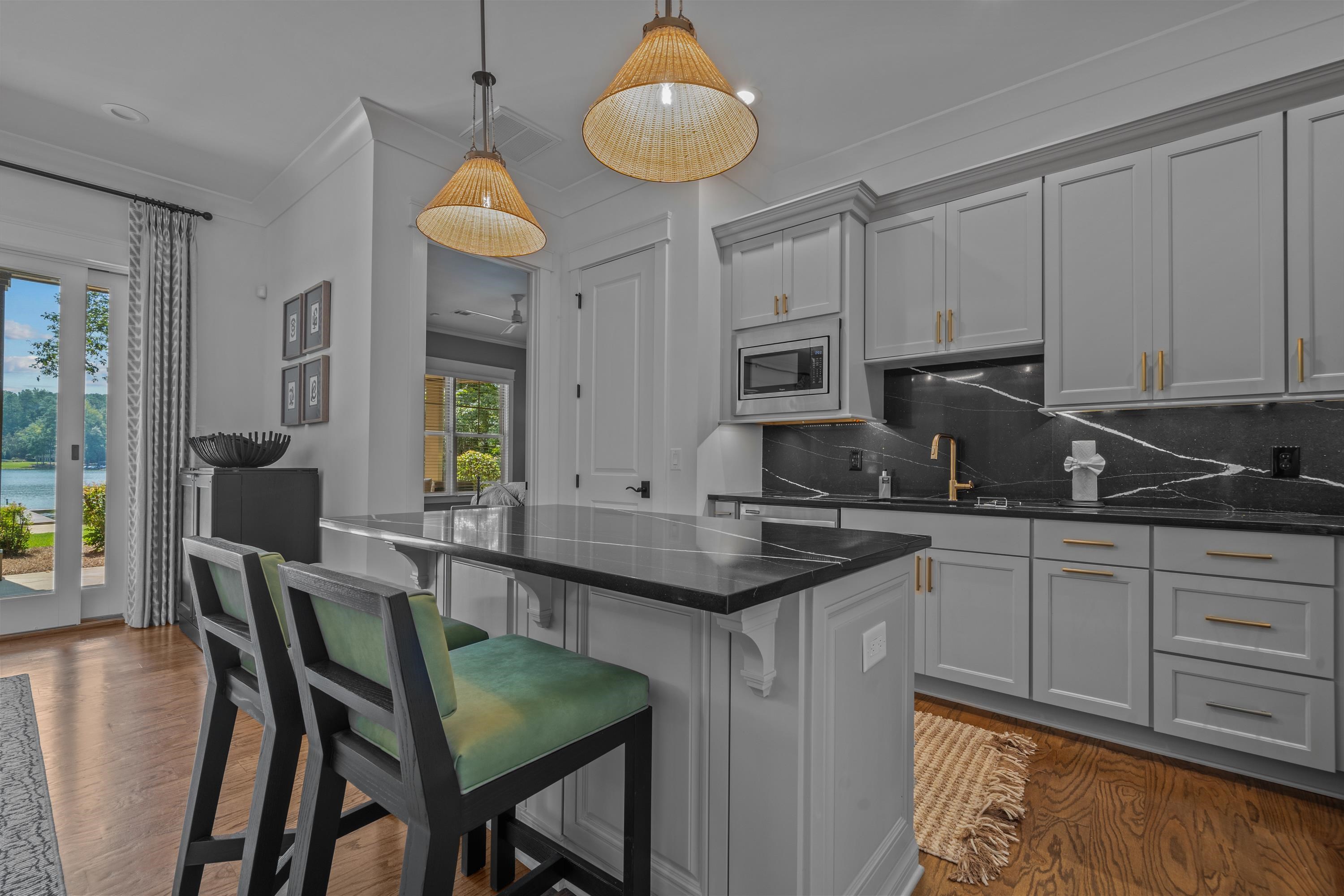 2041 FLEMINGS KNOLL