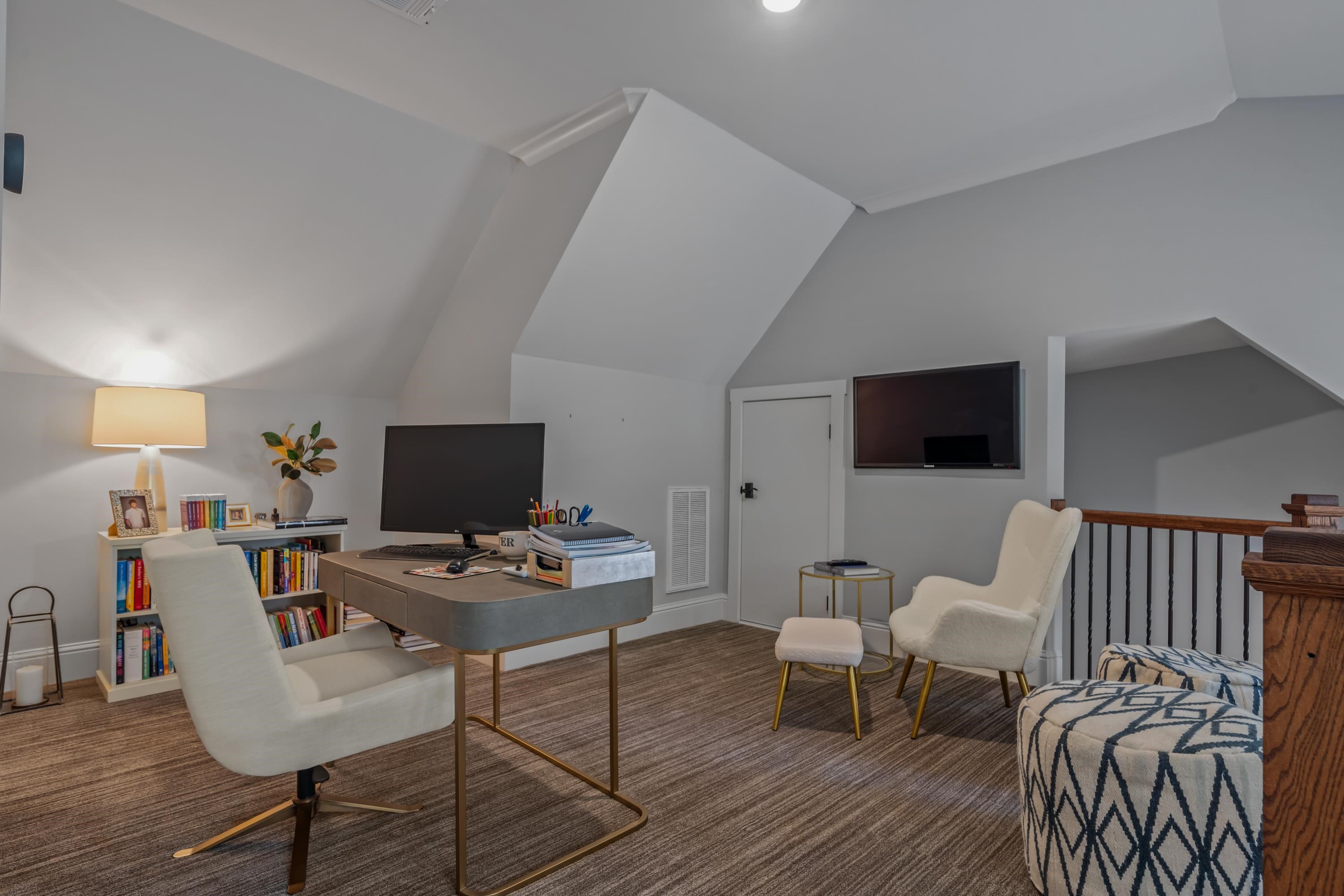 2041 FLEMINGS KNOLL
