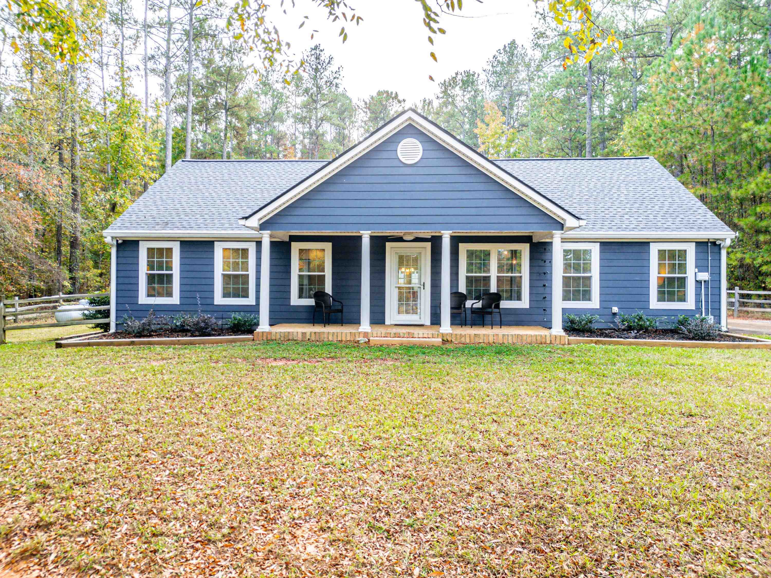 3260 LAKE CREST DRIVE