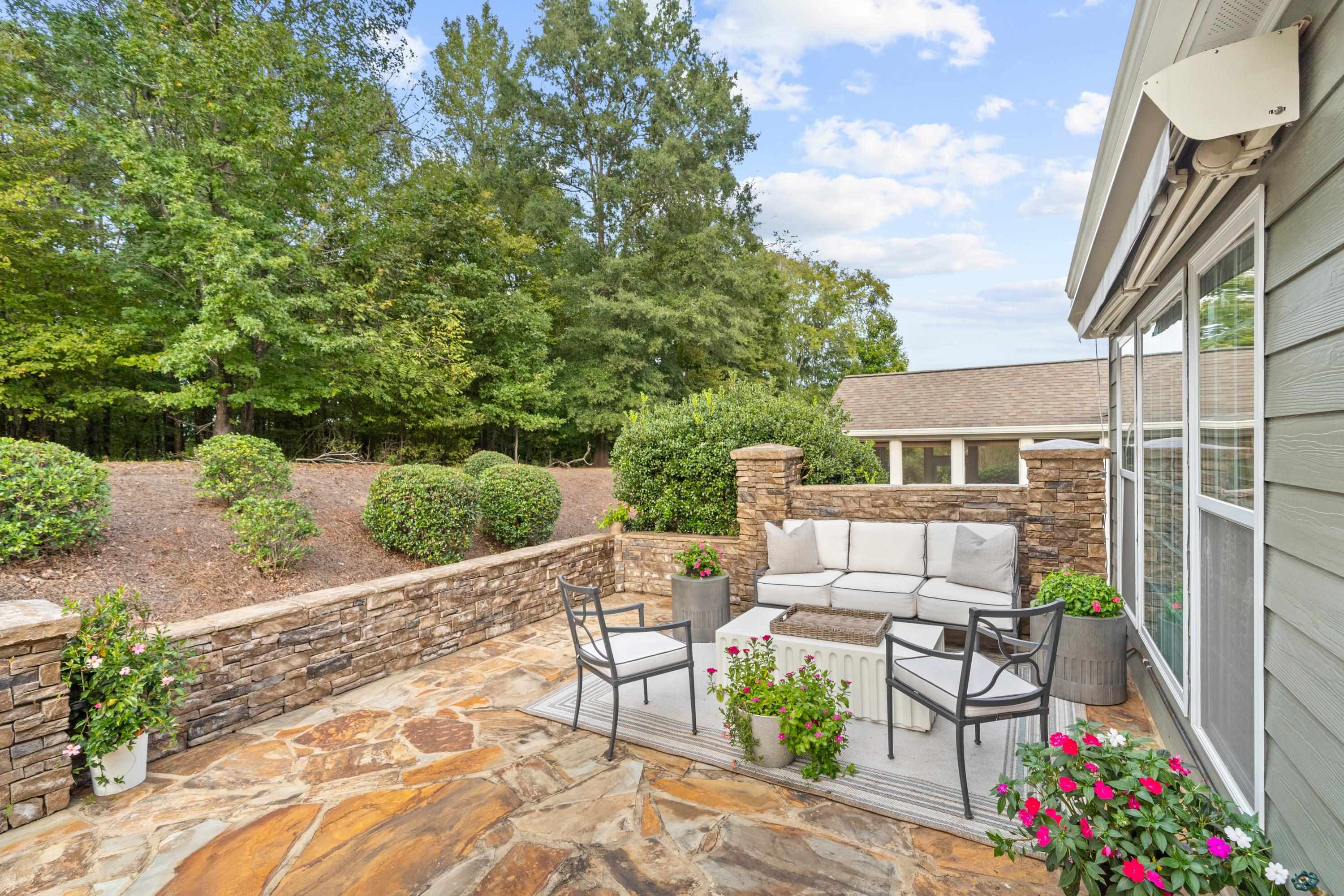 1121 WATER FRONT ROAD