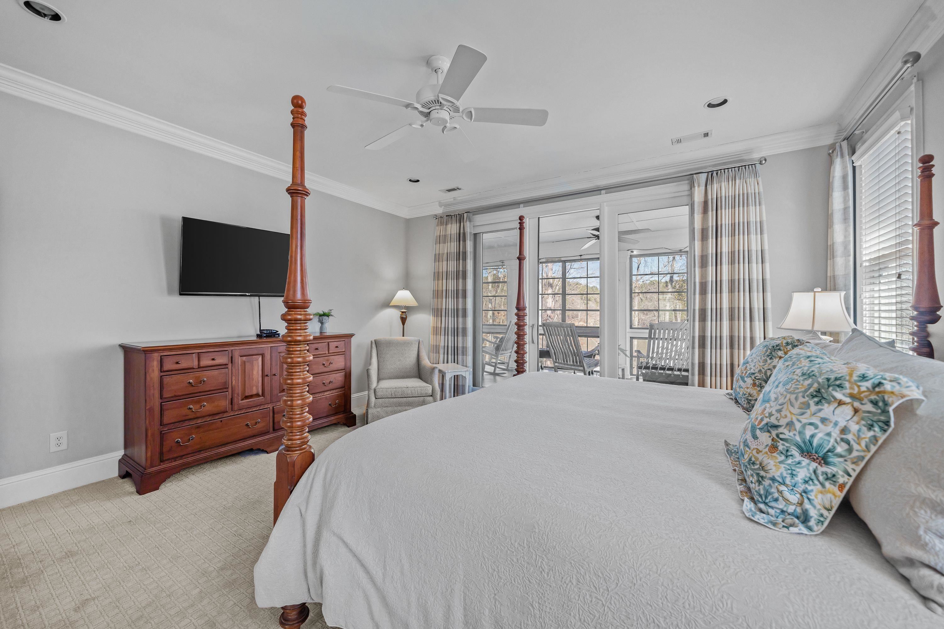 2681 CLUB DRIVE