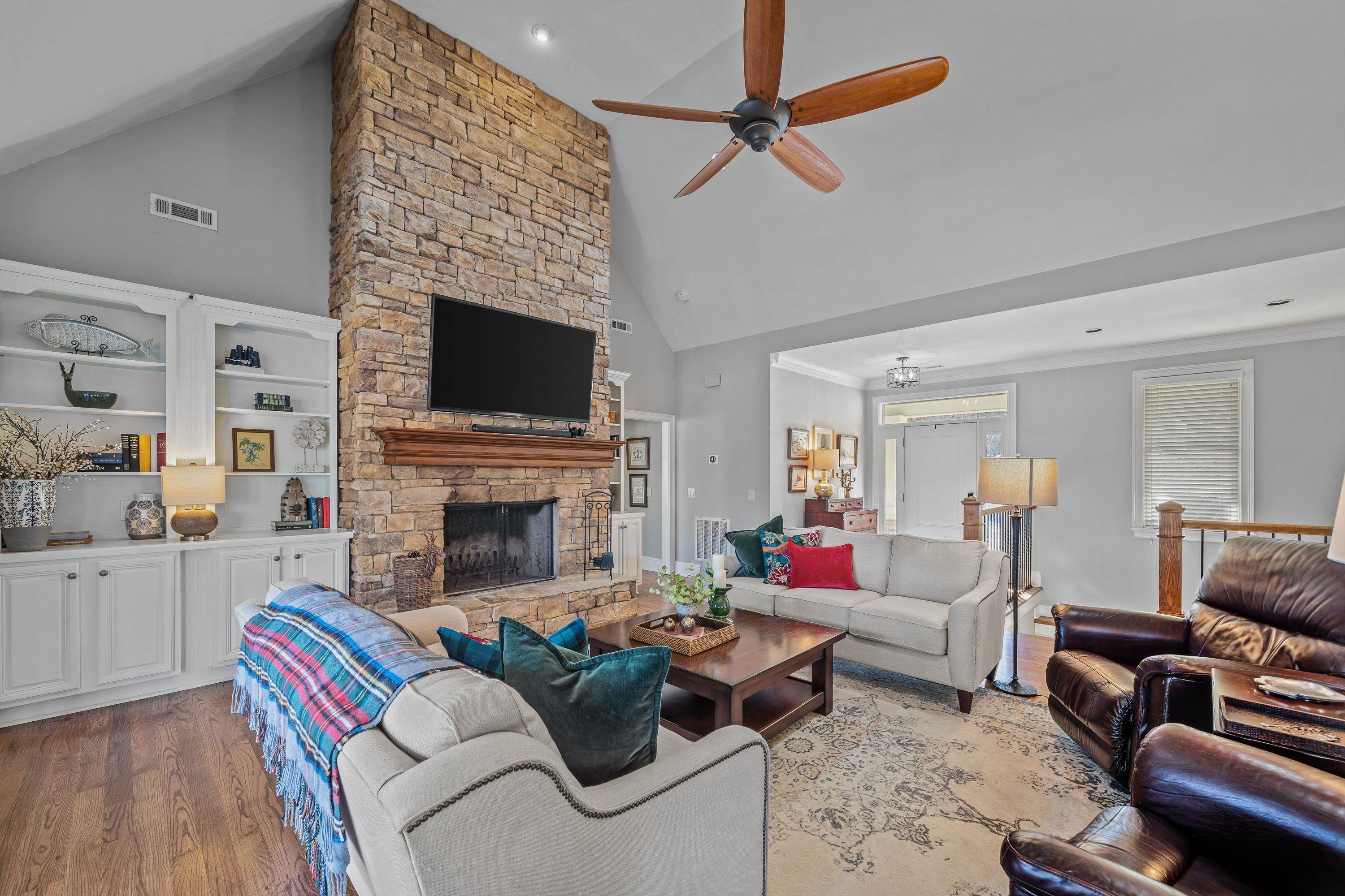 2681 CLUB DRIVE